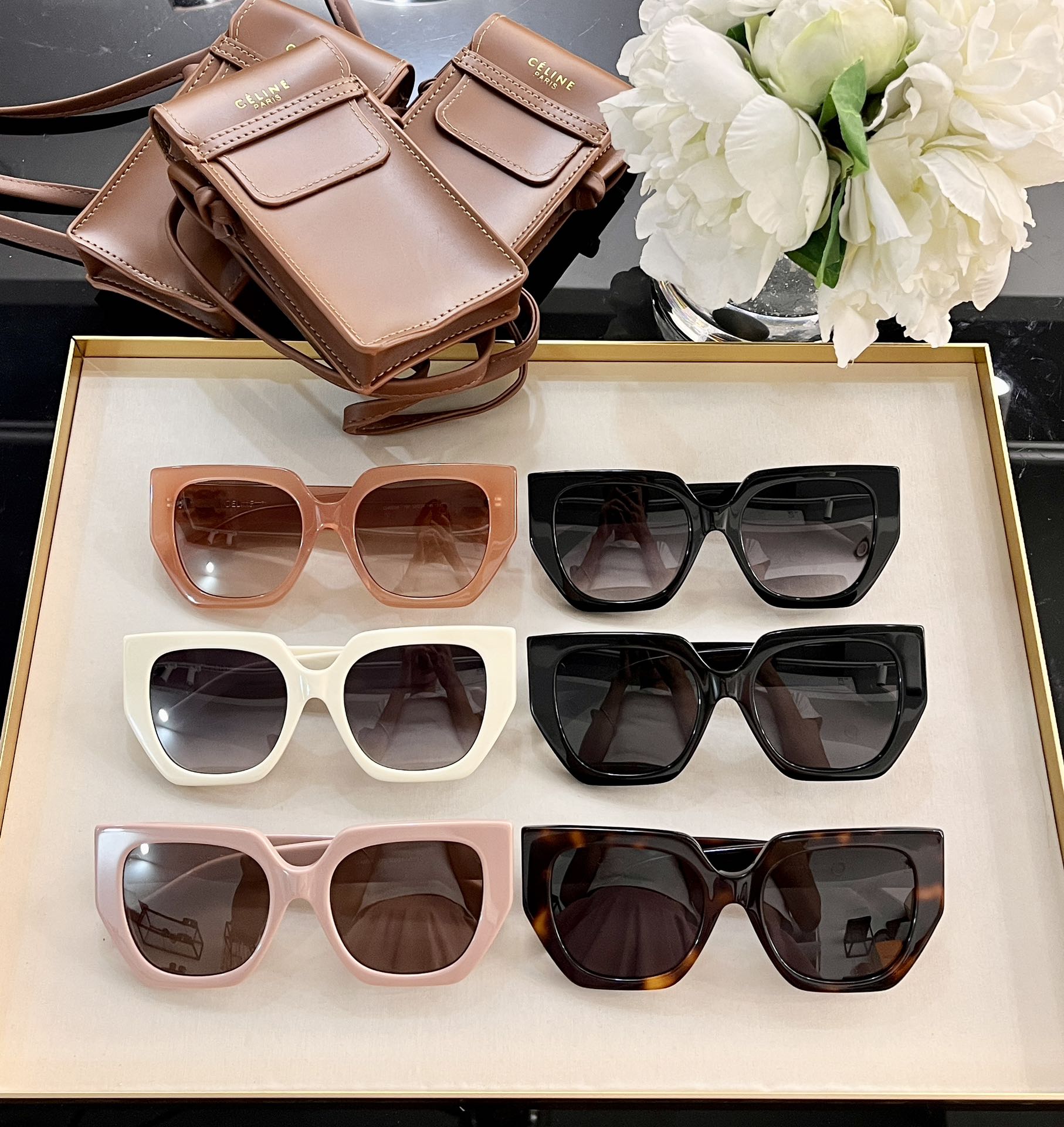 Sunglasses Celine CL40239F SIZE:52 24-145 - vstockx