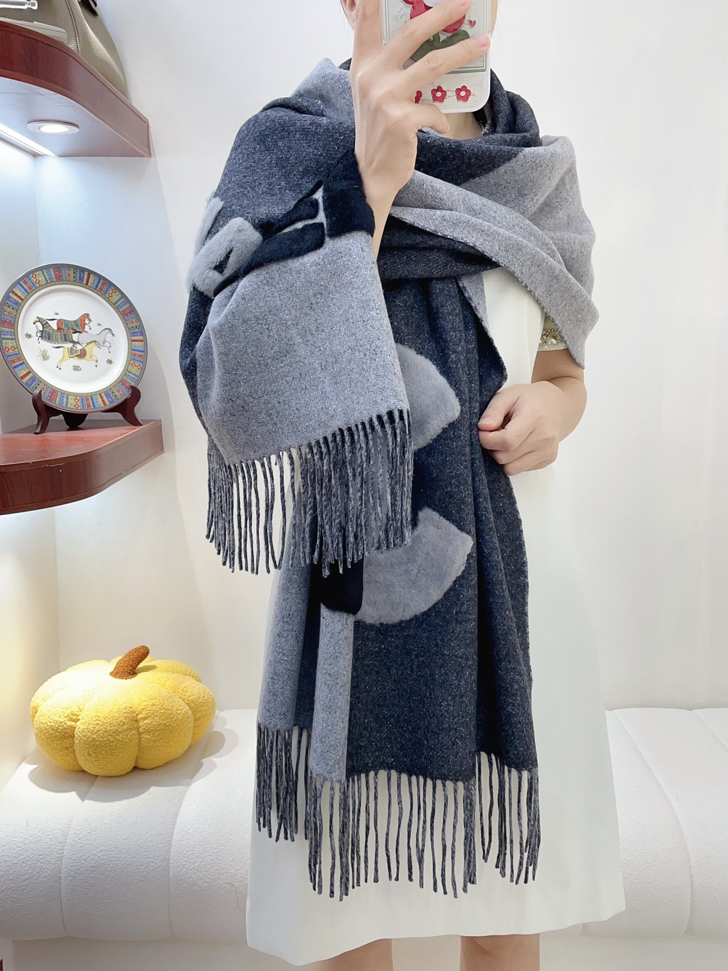 Streetwear Scarf CHANEL 328786 SIZE�?0*200cm - vstockx