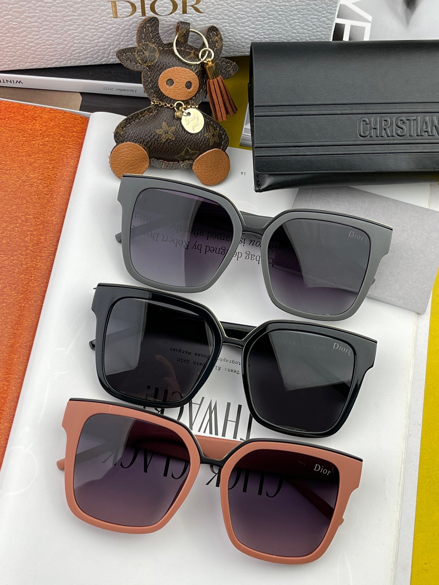 sunglasses Dior CD1611 - vstockx