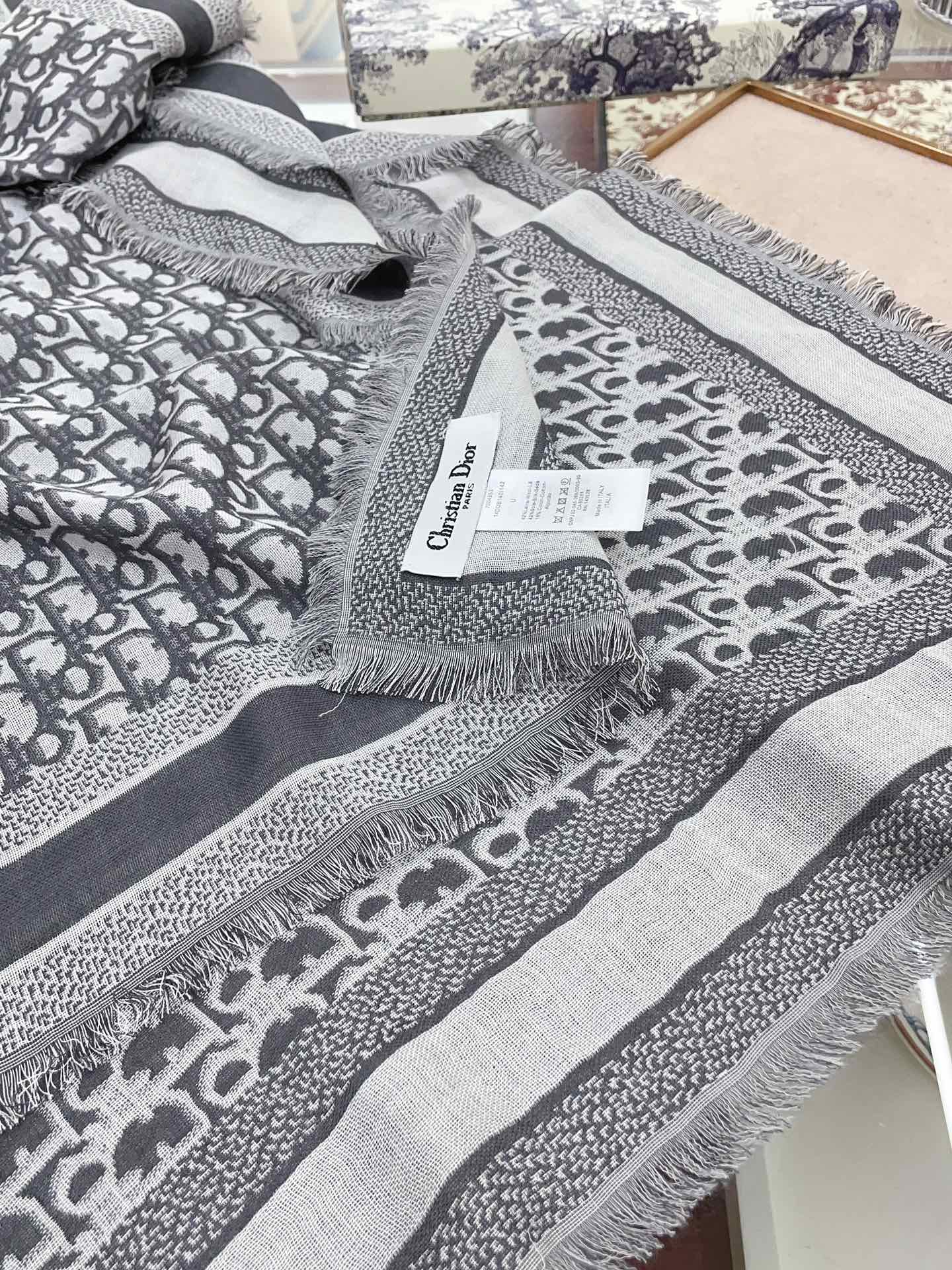 Streetwear Scarf Dior 328757 SIZE:140cm*140cm - vstockx