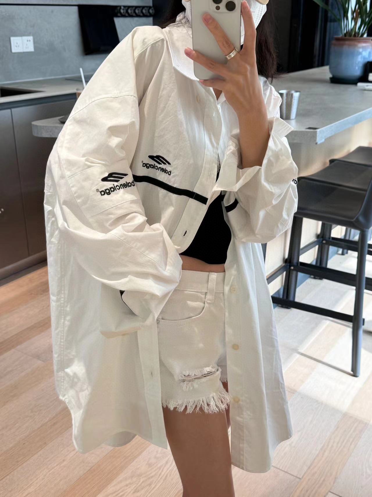 Clothes Balenciaga 143 - vstockx