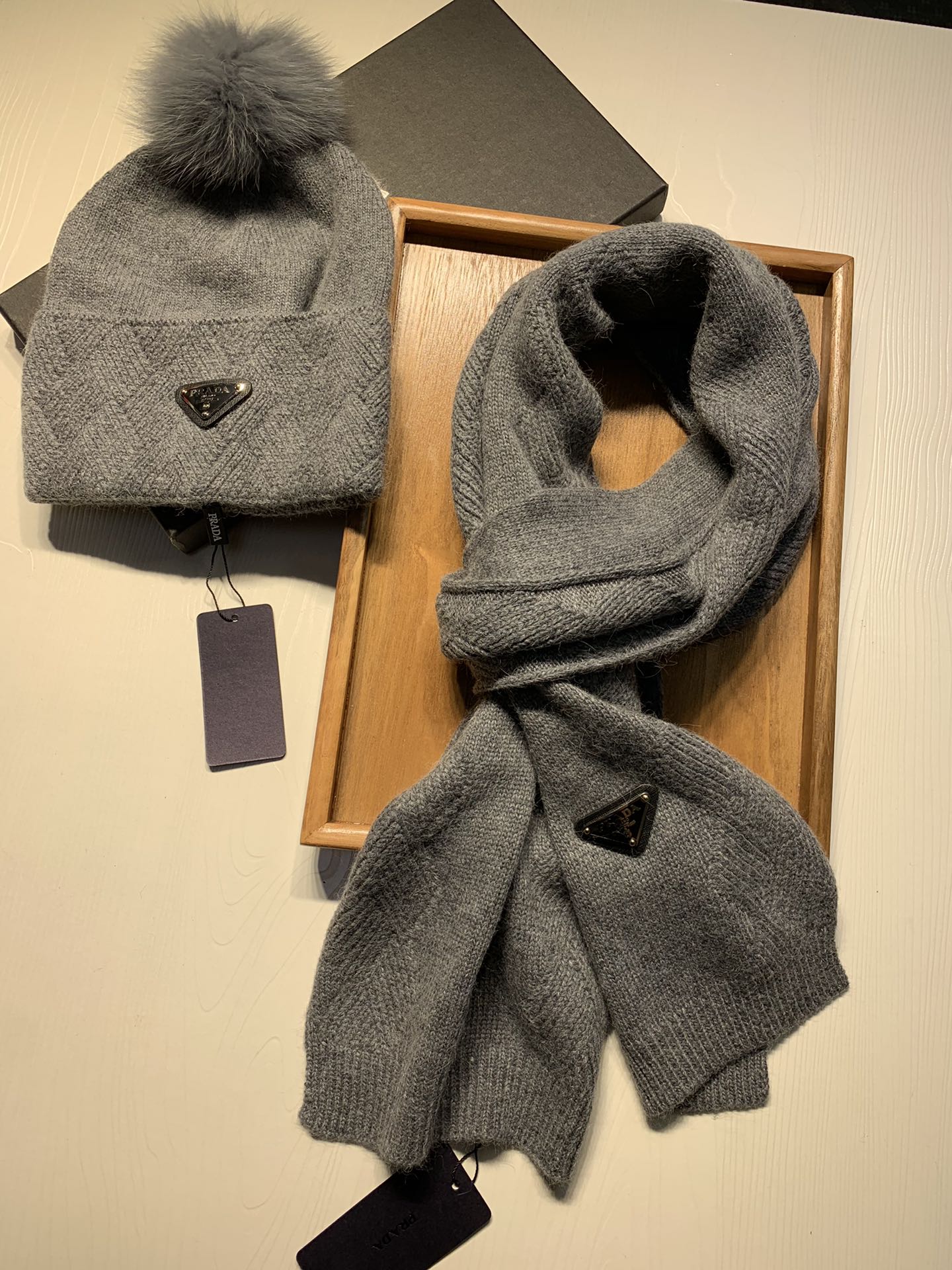 Hat & Scarf Prada 2 - vstockx