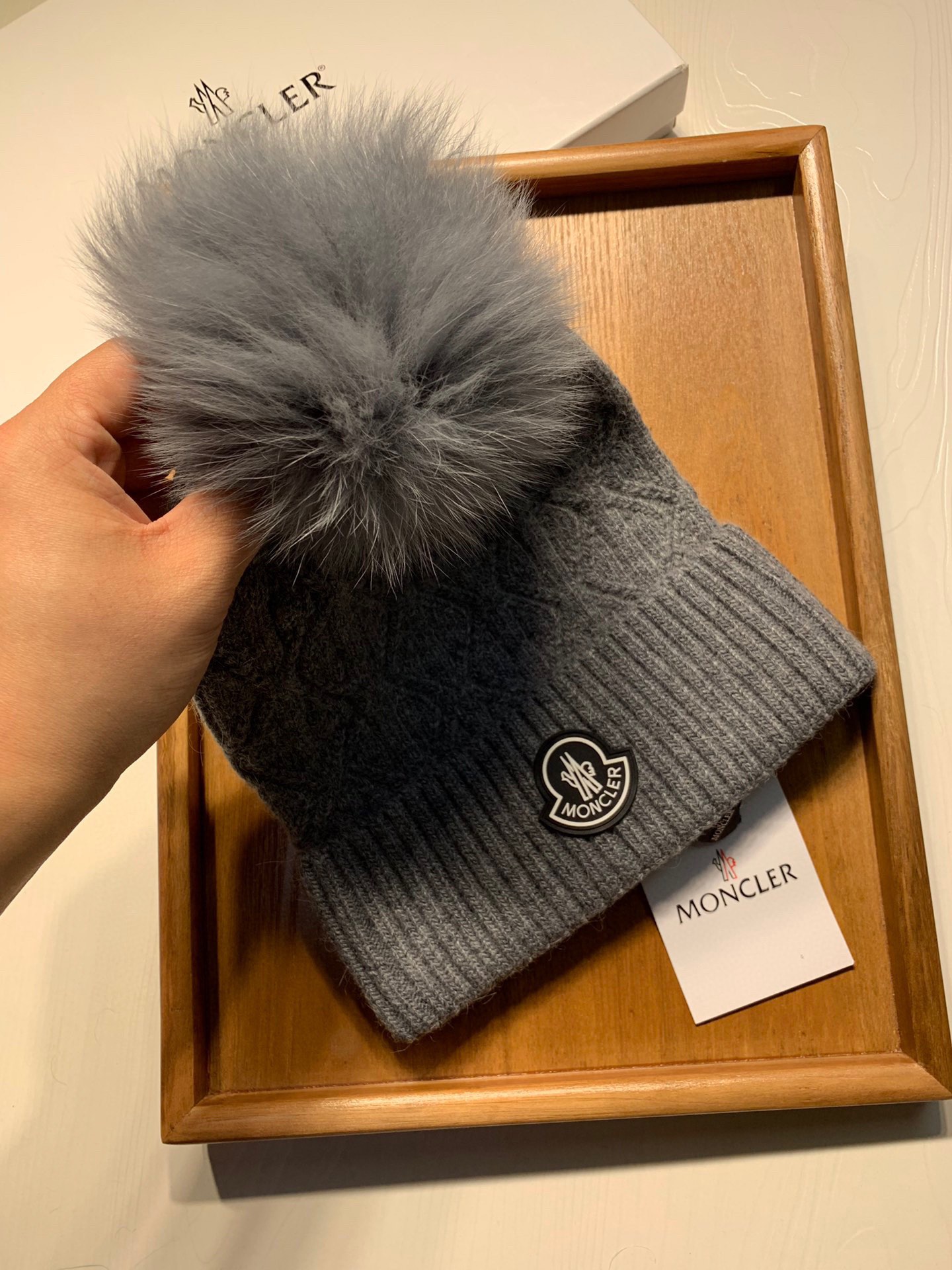 Hat Moncler 4 - vstockx