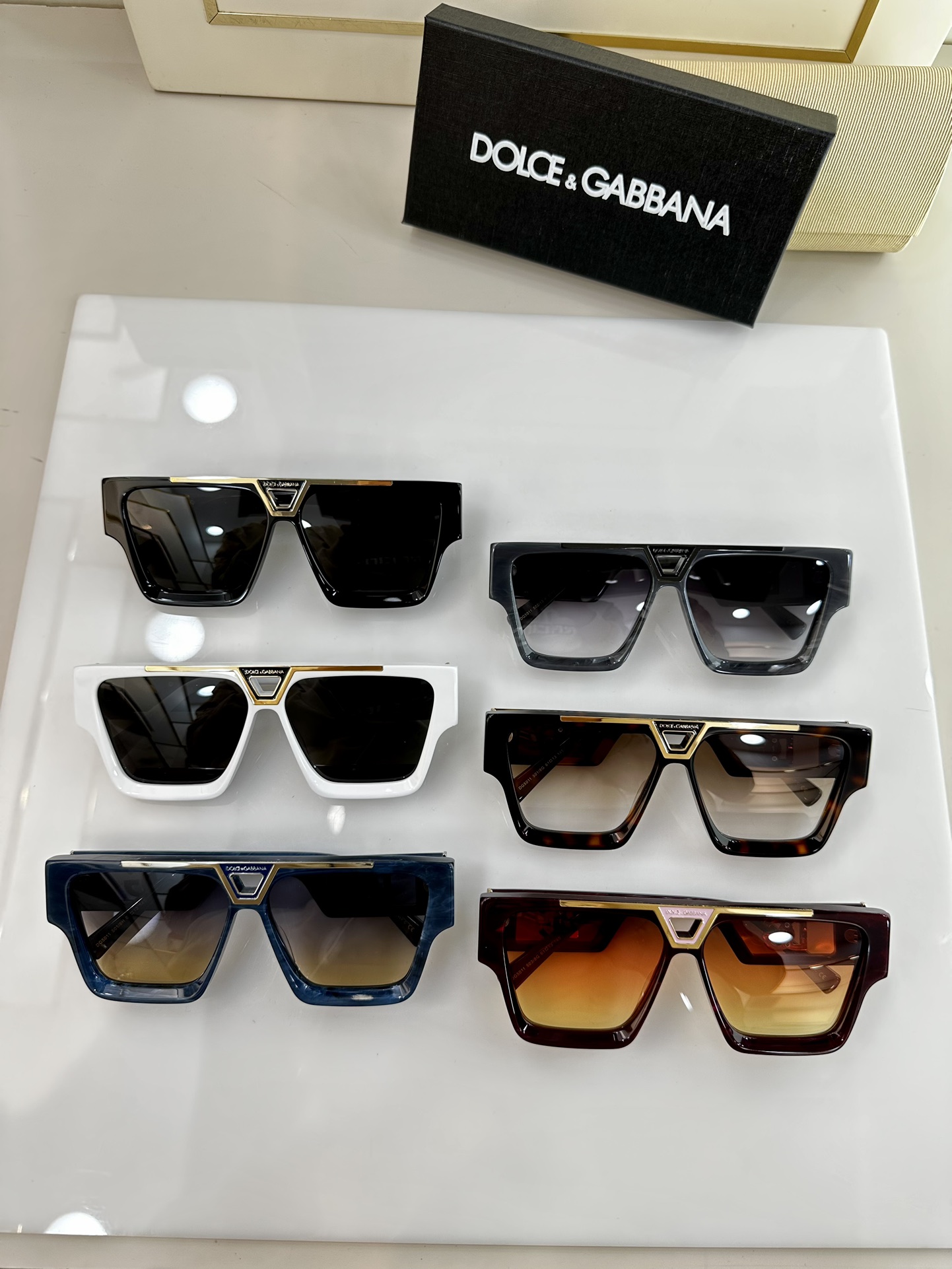 Sunglasses Dolce & Gabbana DG5011 61 13-140 - vstockx