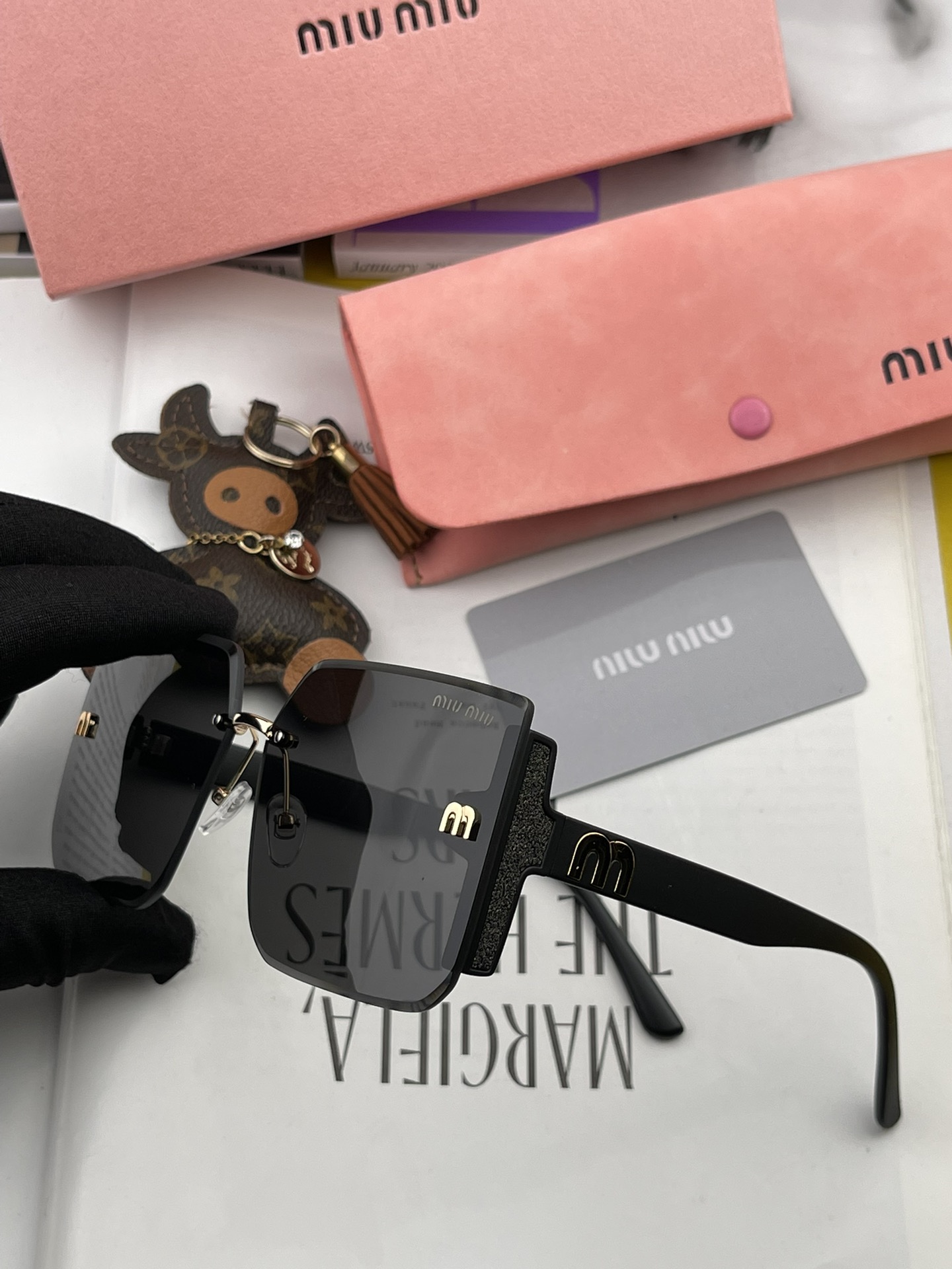 sunglasses Miu Miu MM4294 - vstockx