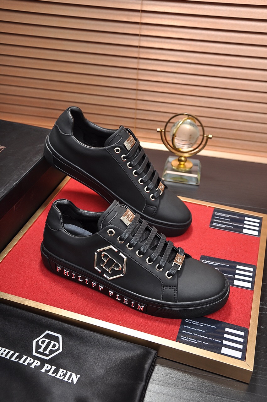 Philipp Plein Low Top Sneakers 30 - vstockx