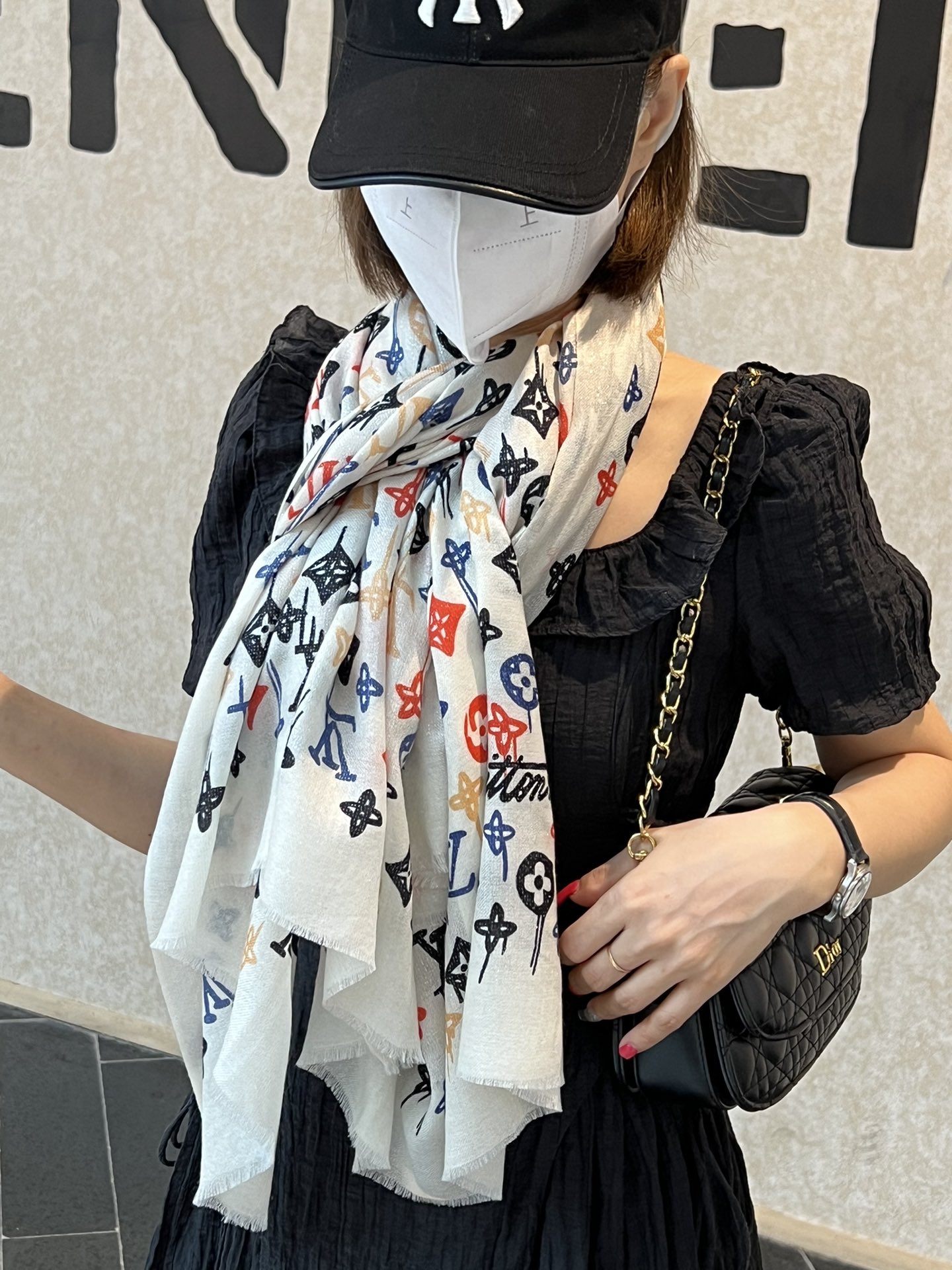 Streetwear Scarf LV 328992 SIZE:110*200cm - vstockx