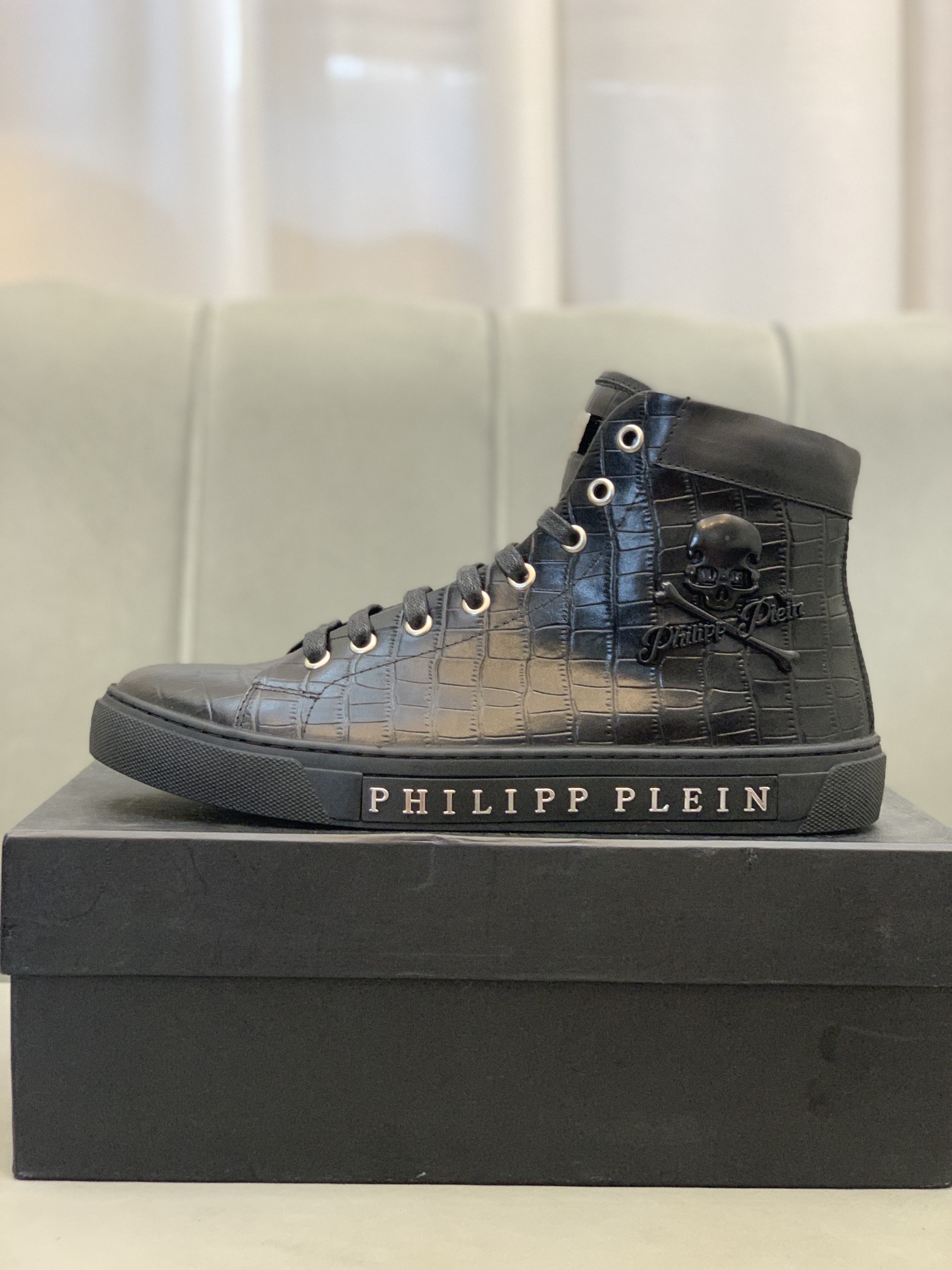 Philipp Plein High Top Sneakers 4 - vstockx