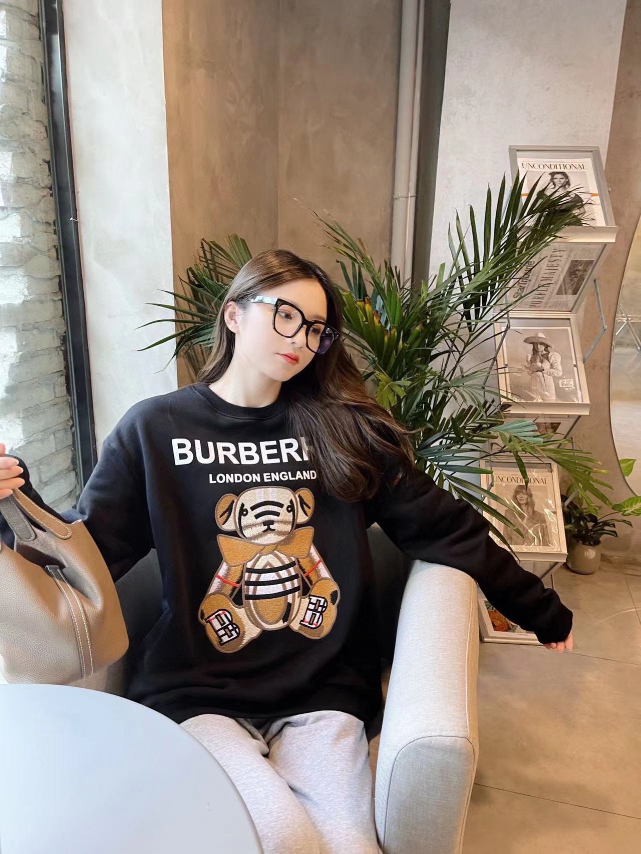 Clothes Burberry 816 - vstockx