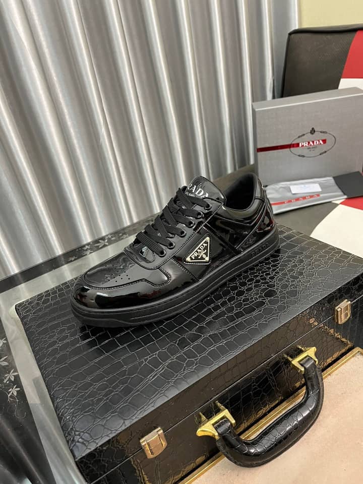 Prada Downtown patent leather sneakers Black - vstockx