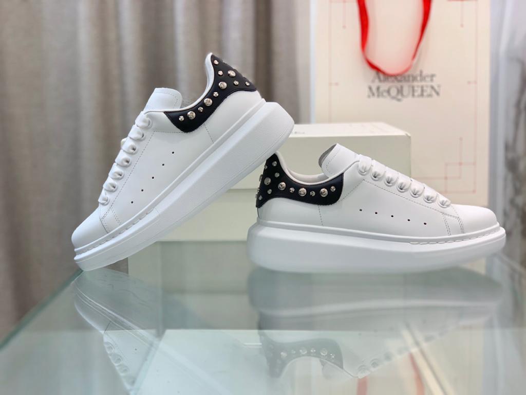 Alexander McQueen Oversized White Studd - vstockx