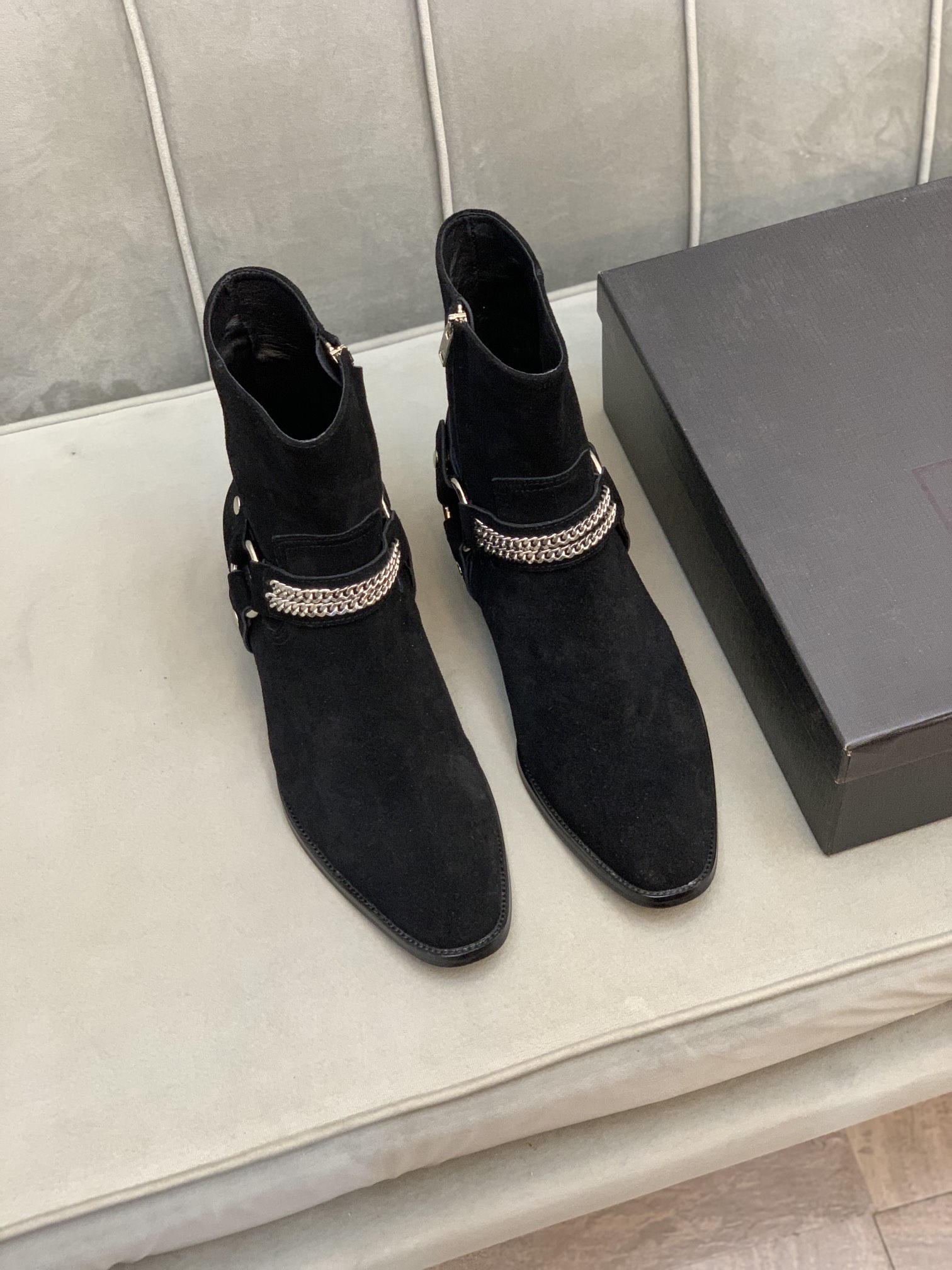 Saint Laurent Boots 3 - vstockx