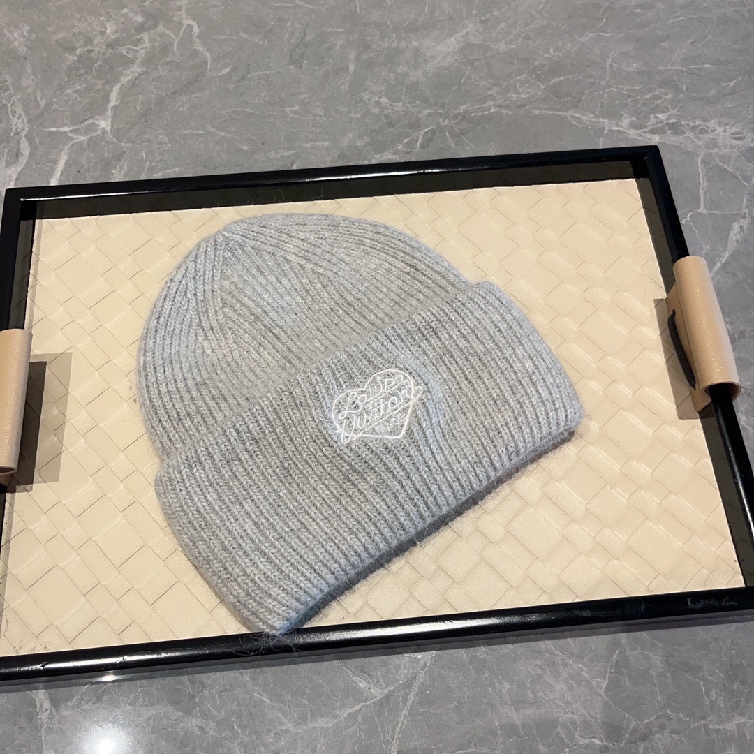 Streetwear Hat LV 329199 - vstockx