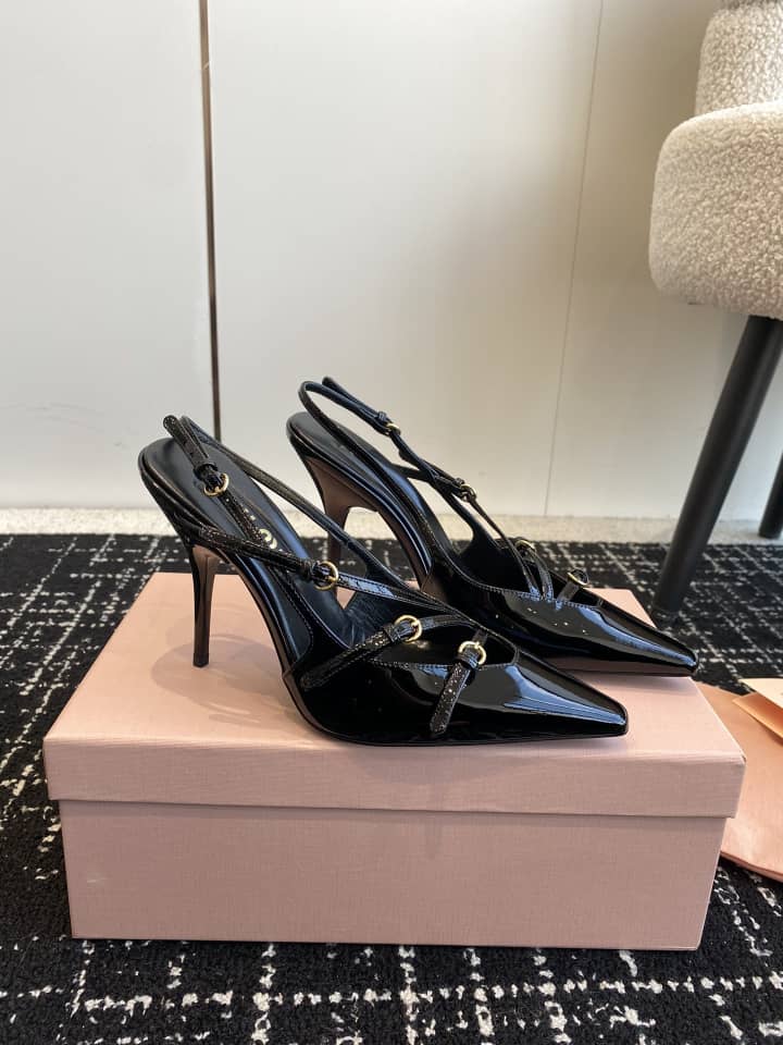 Miu Miu Patent leather slingbacks with buckles Black - vstockx