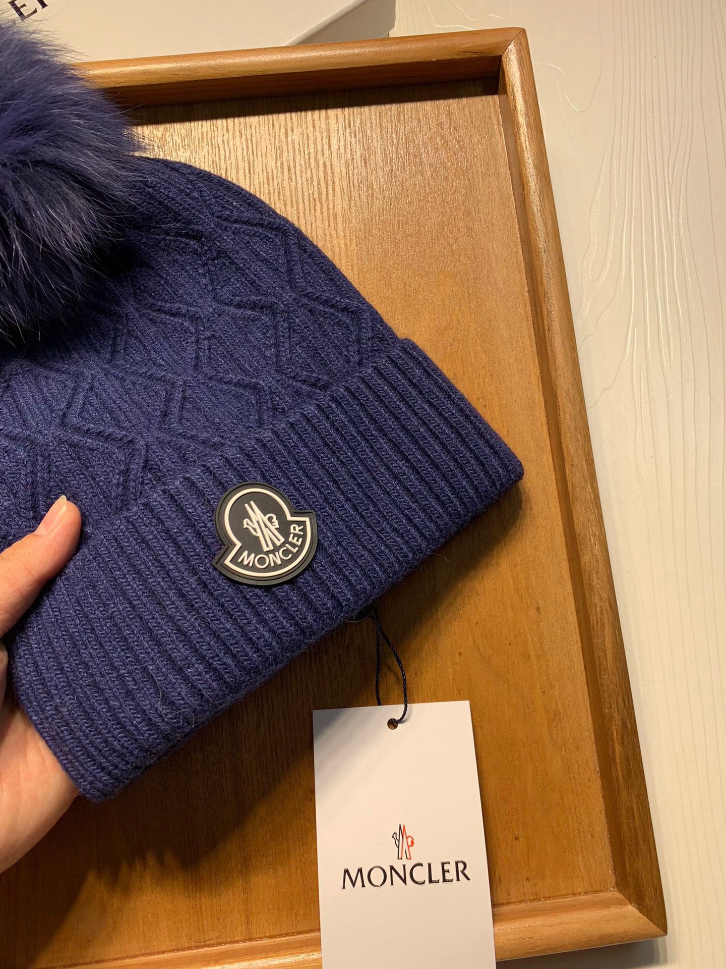Hat Moncler 4 - vstockx