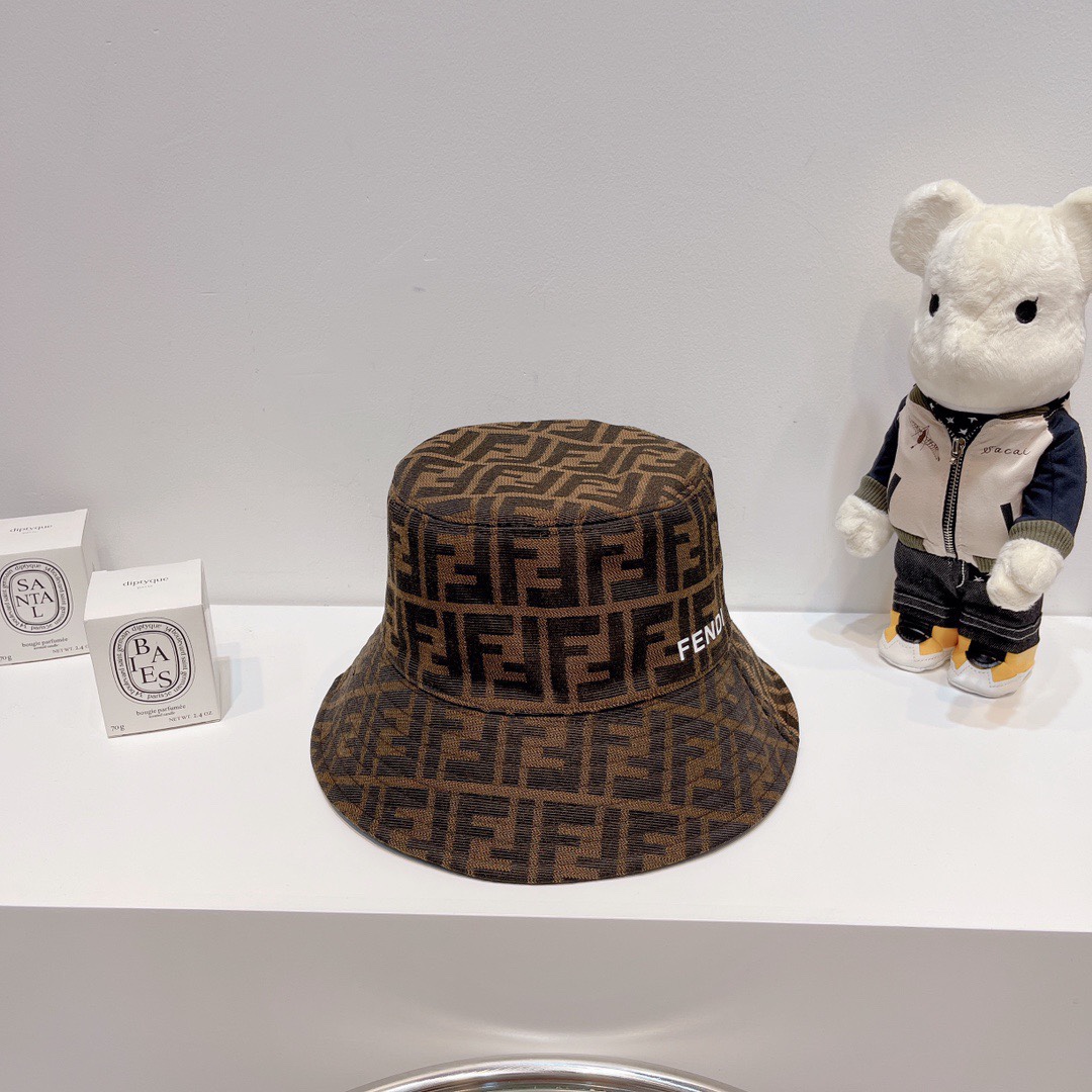 Streetwear Hat Fendi 329369 - vstockx