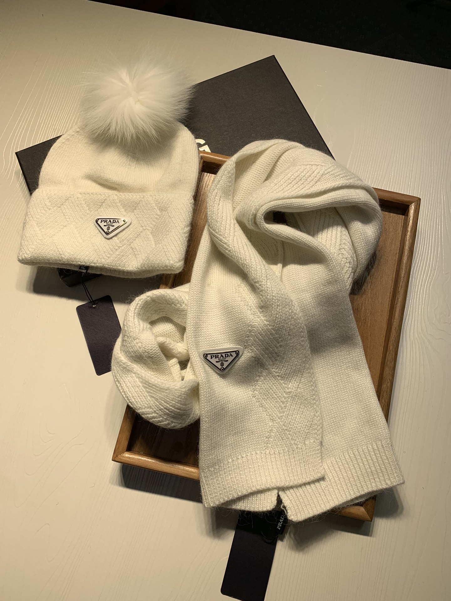 Hat & Scarf Prada 2 - vstockx