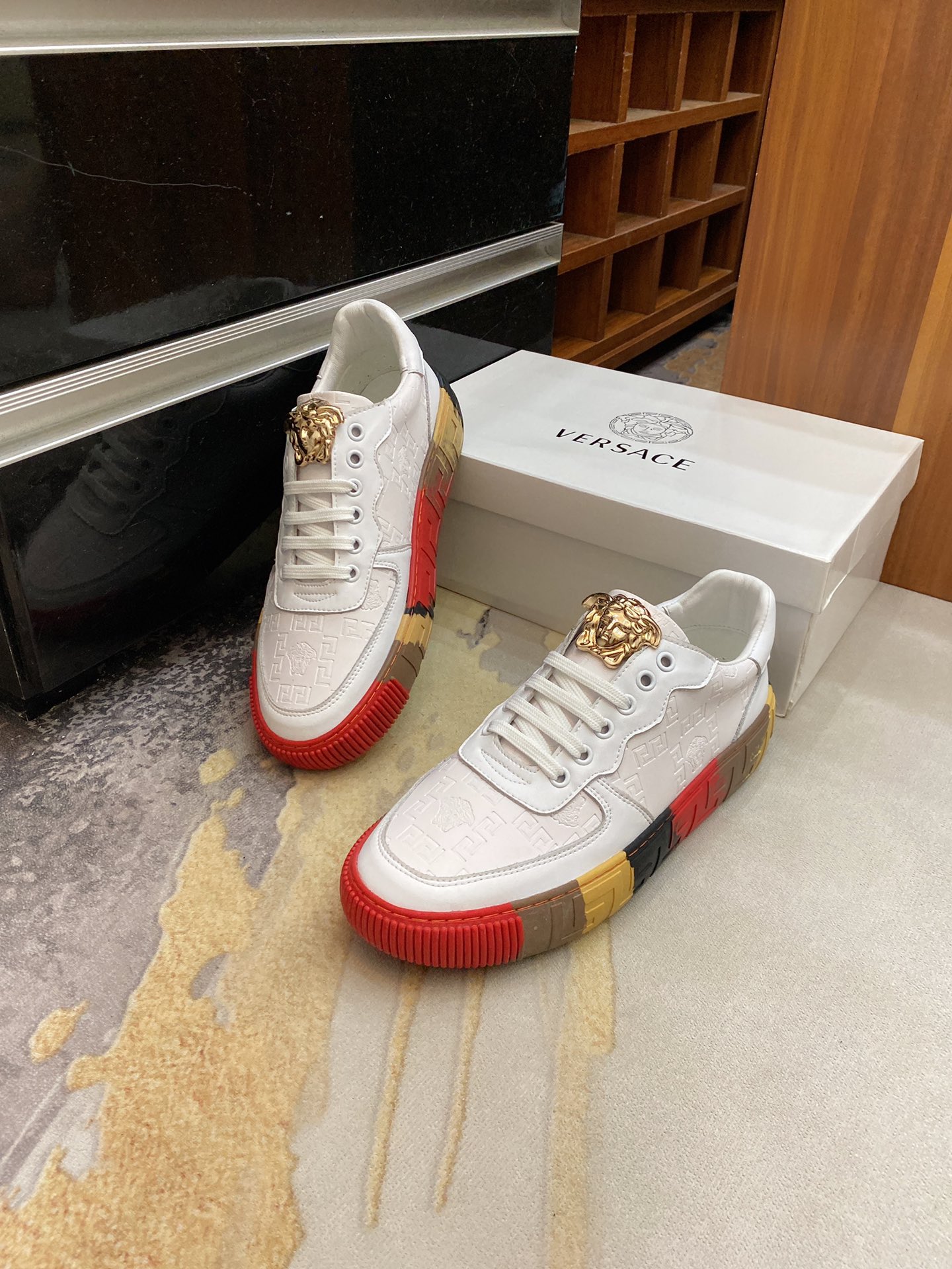 Versace Greca Sneaker 7 - vstockx