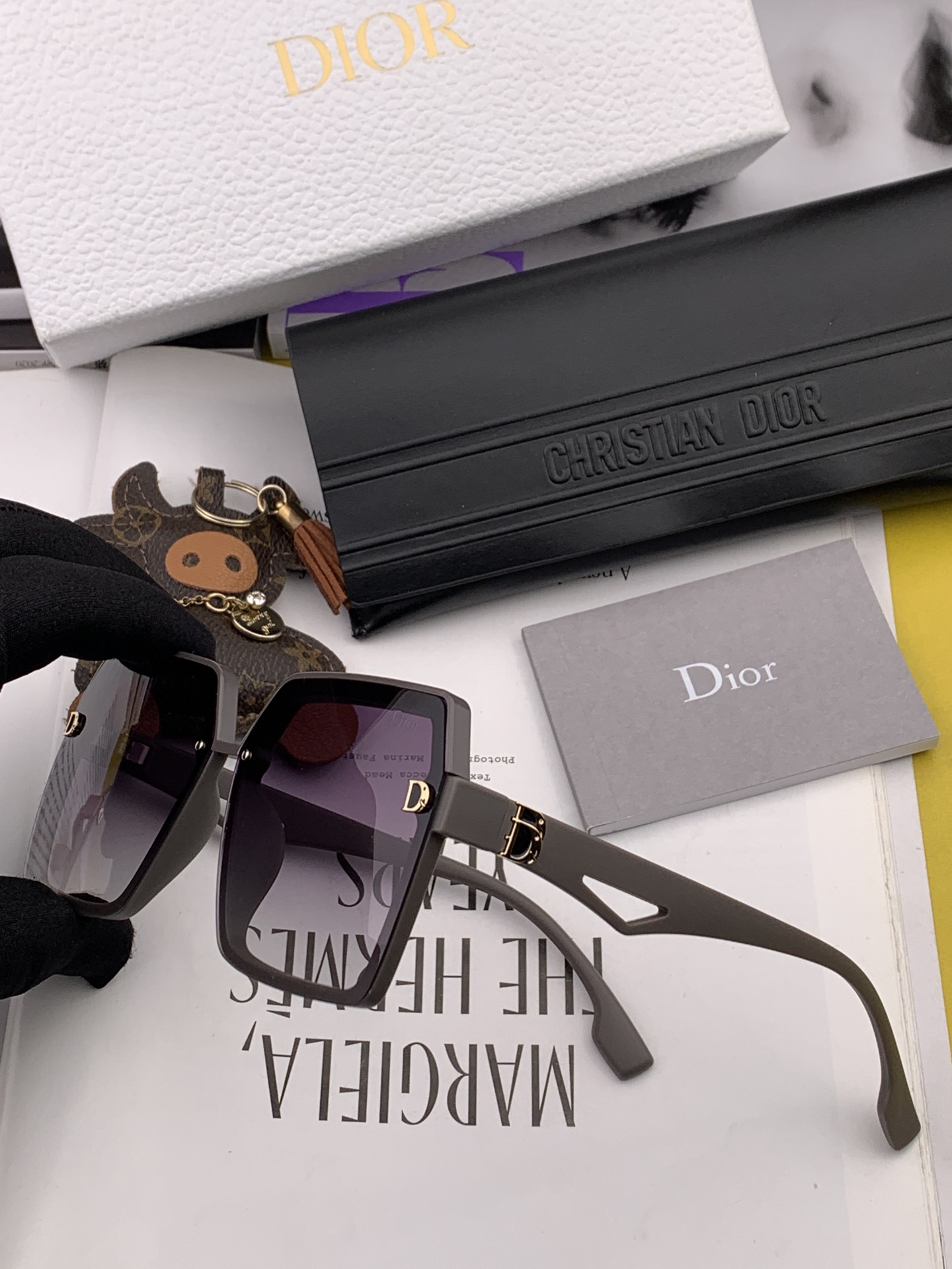 sunglasses Dior CD092 - vstockx