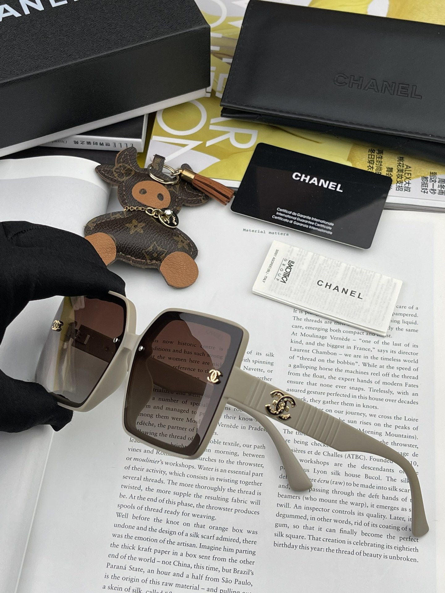 Sunglasses Chanel CH1825 - vstockx