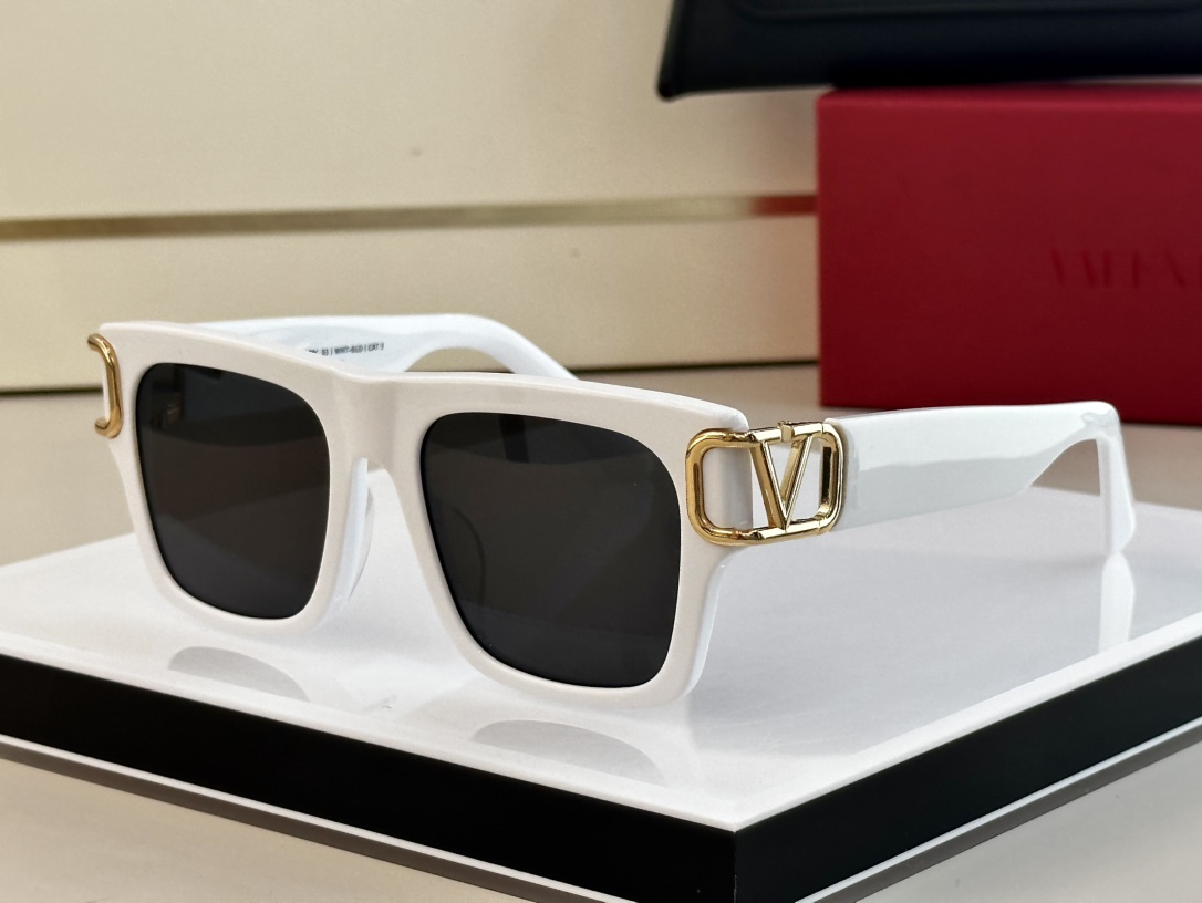 sunglasses Valentino VLS-199A Size: 53 19-138 - vstockx
