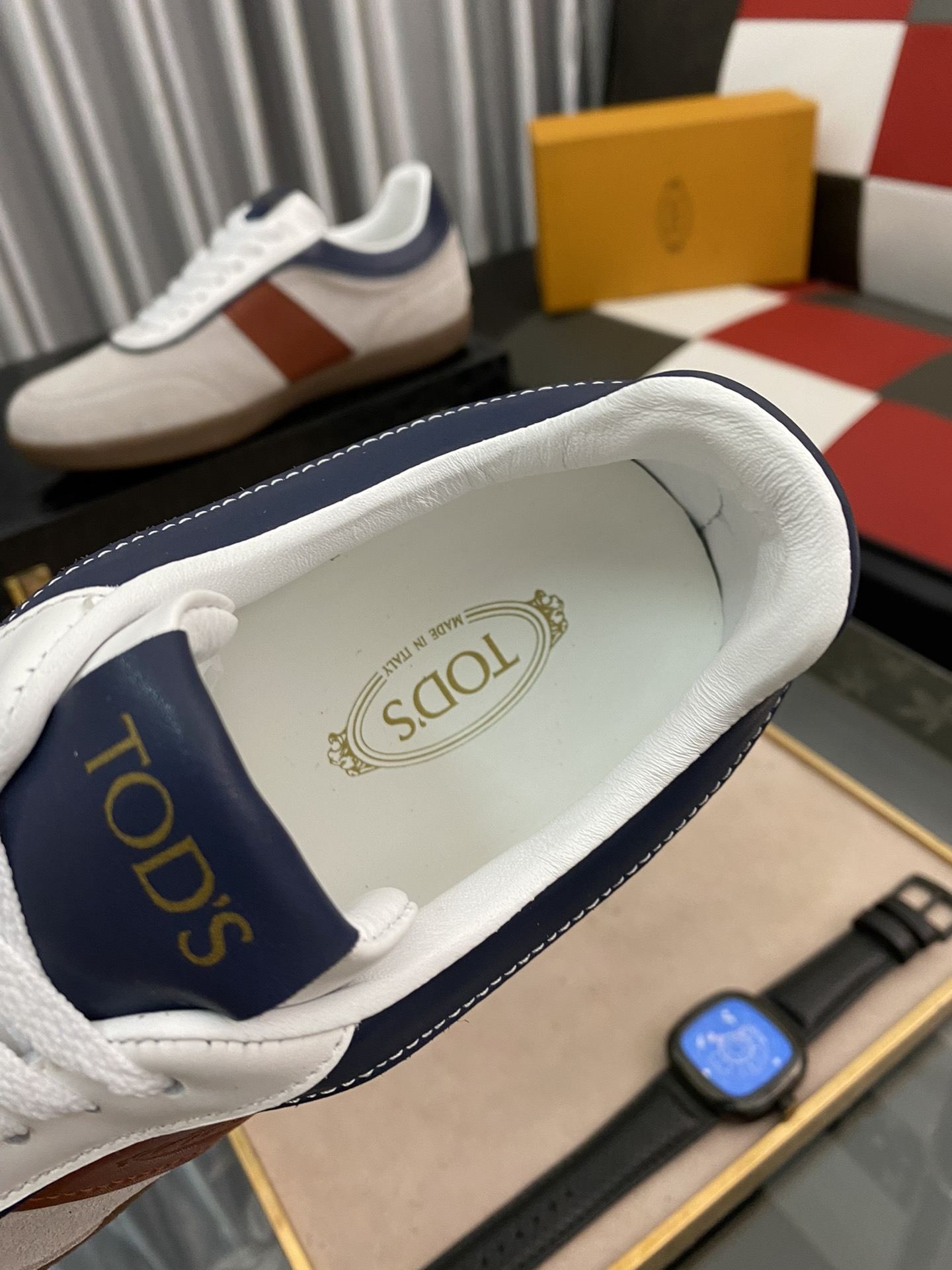 TOD'S Tabs Sneaker 4 - vstockx