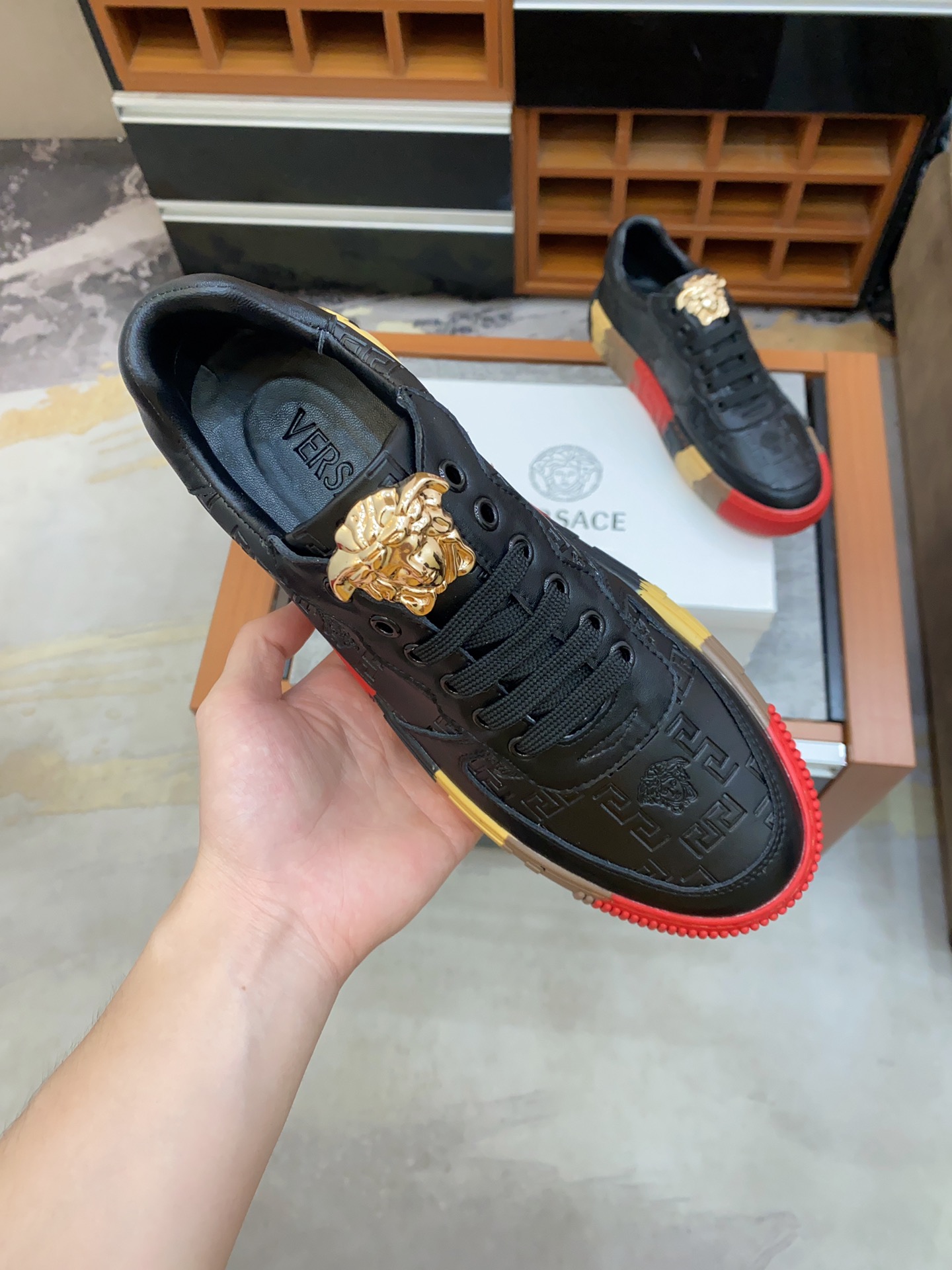 Versace Greca Sneaker 8 - vstockx