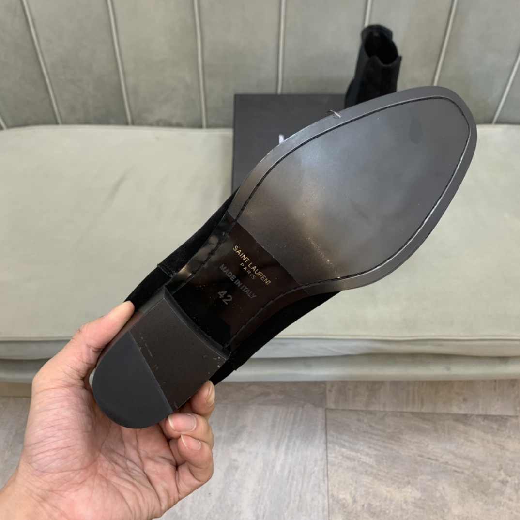 Saint Laurent Boots 10 - vstockx