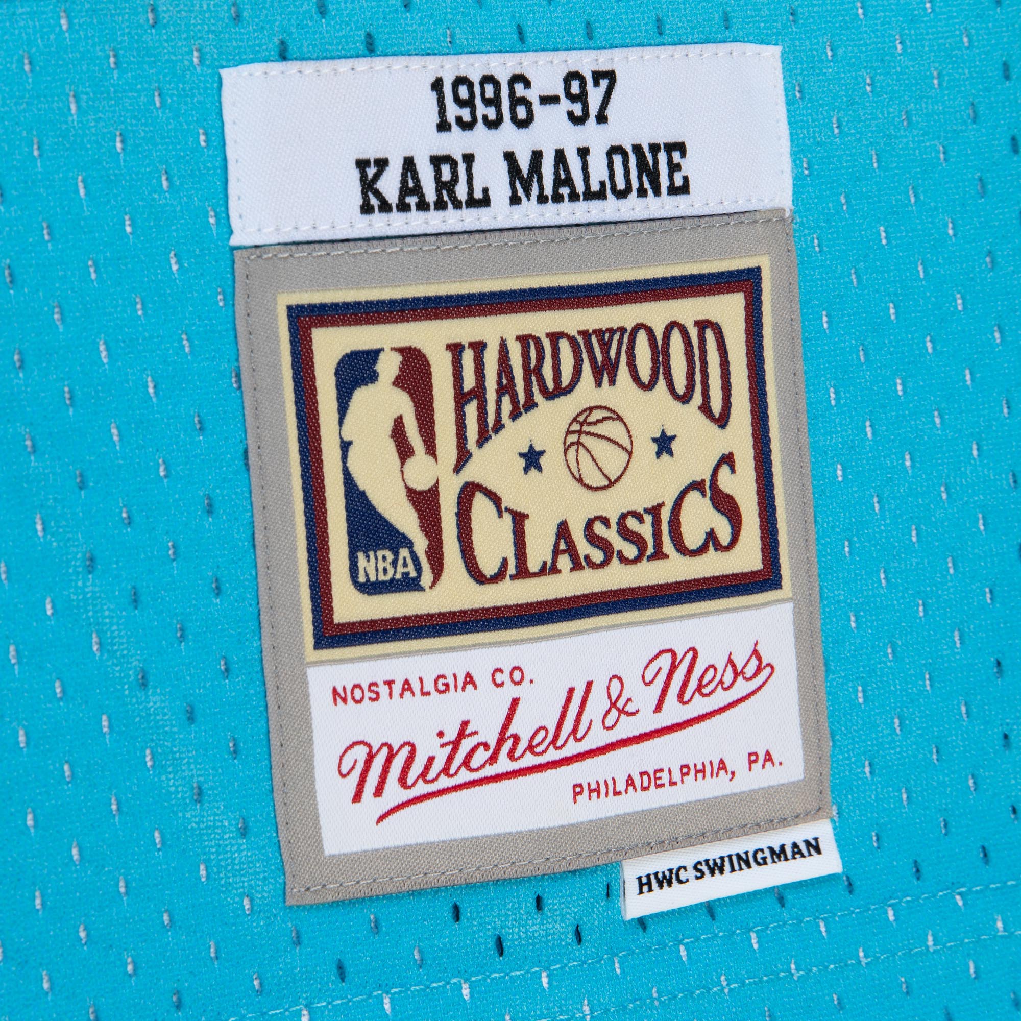 Karl Malone Utah Jazz Mitchell & Ness 1996/97 Hardwood Classics Fadeaway Swingman Player Jersey - Black/Light Blue - vstockx
