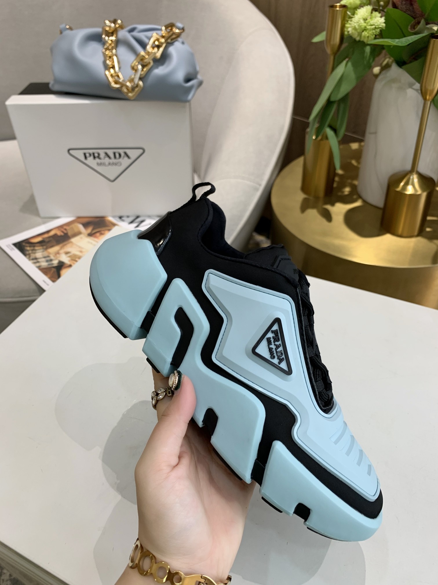Prada Low Top sneaker 39 - vstockx
