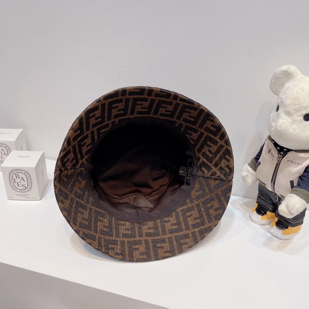 Streetwear Hat Fendi 329369 - vstockx