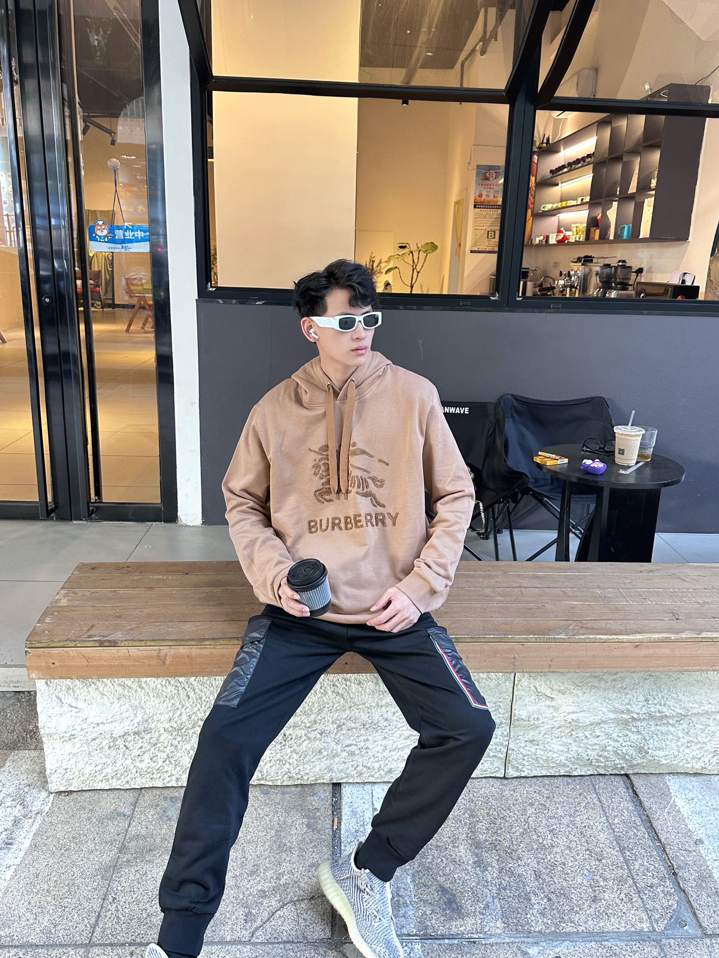 Clothes Burberry 823 - vstockx