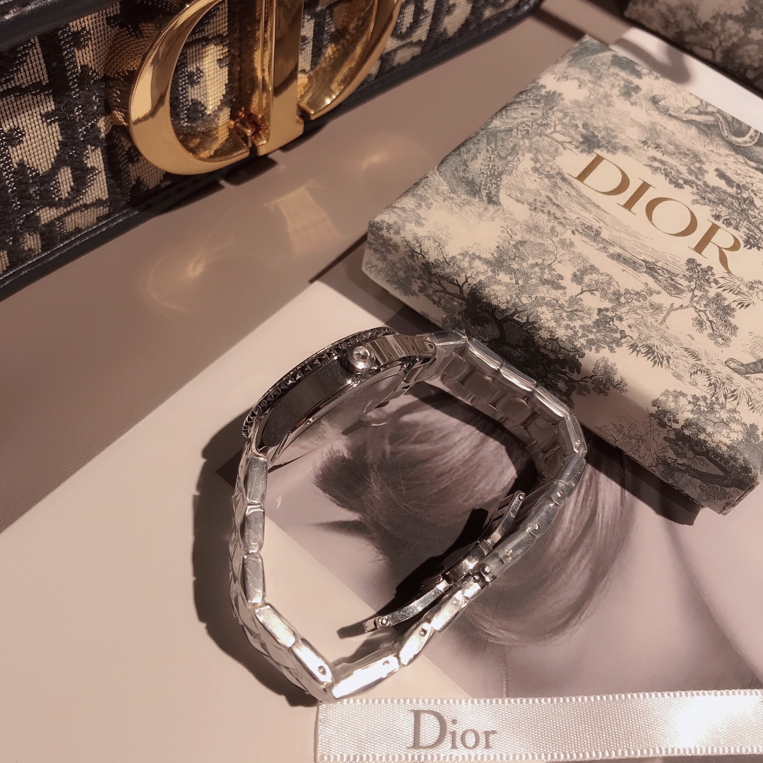 Watches Dior 323387 size:34 mm - vstockx