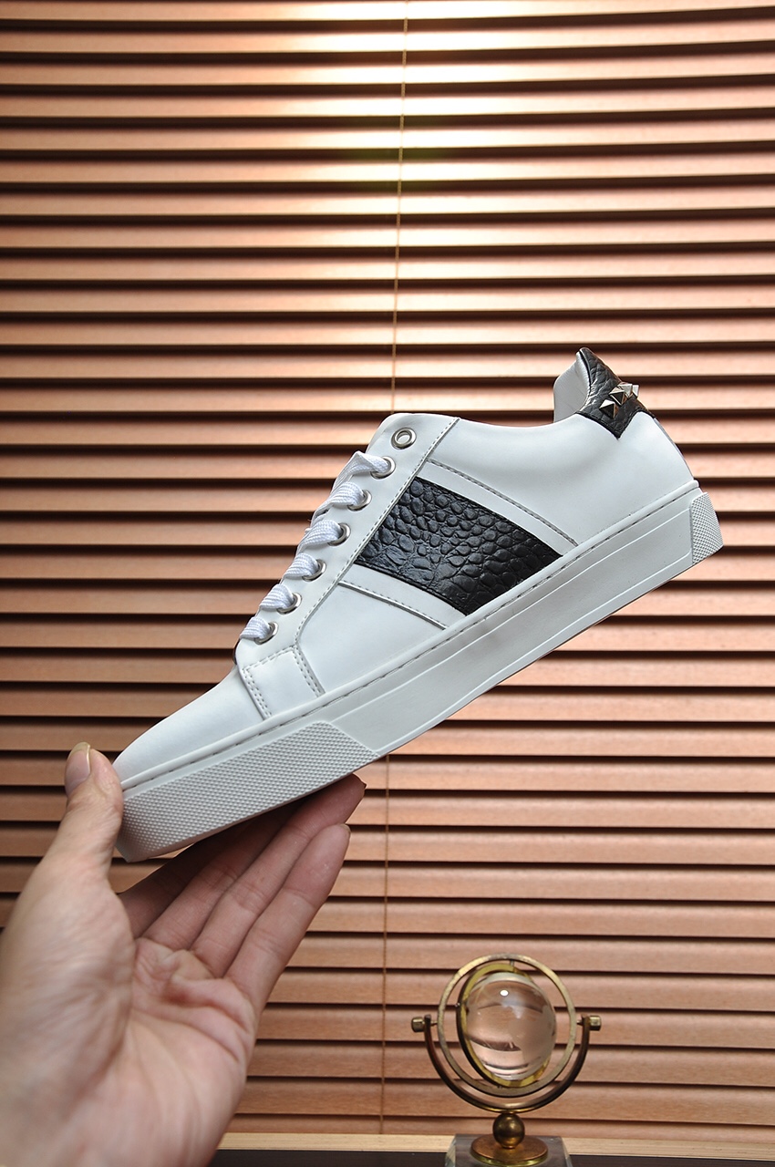 Philipp Plein Low Top Sneakers 1 - vstockx