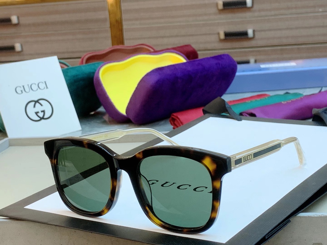 Sunglasses GUCCI GG0562S size:53��21-150 - vstockx