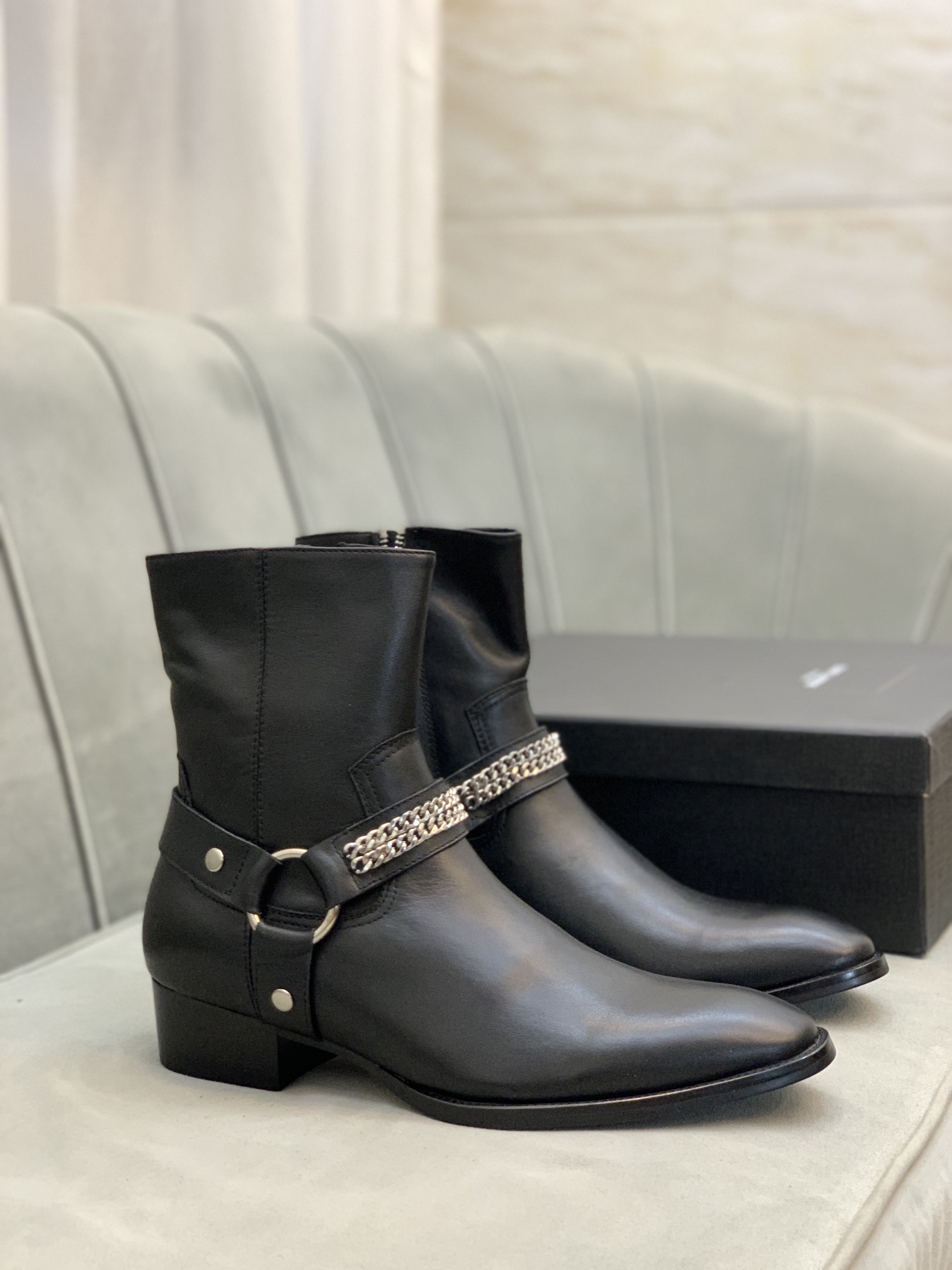 Saint Laurent Boots 6 - vstockx