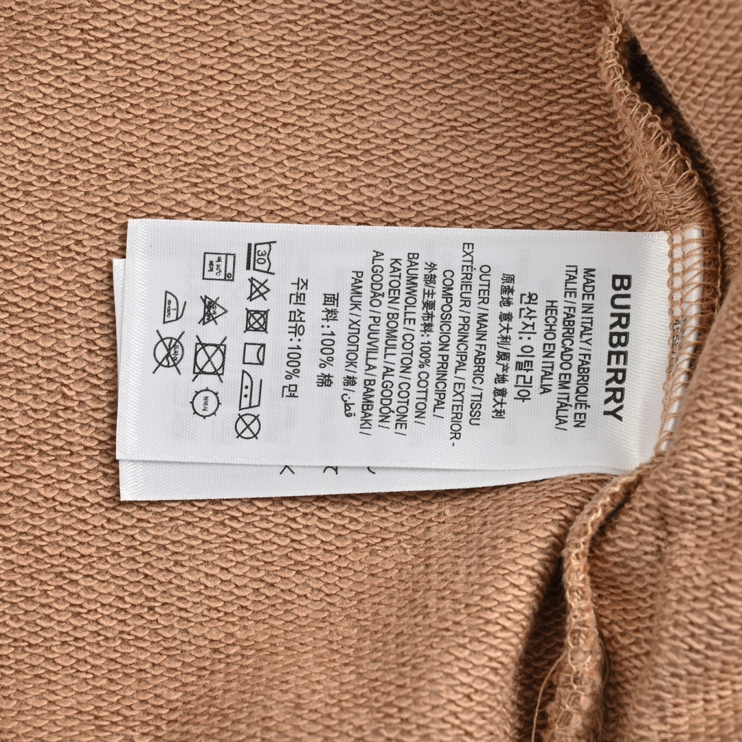 Clothes Burberry 823 - vstockx