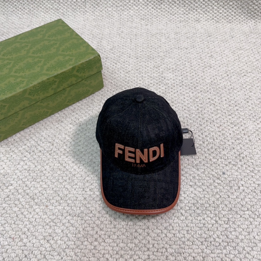 Streetwear Hat Fendi 329339 - vstockx