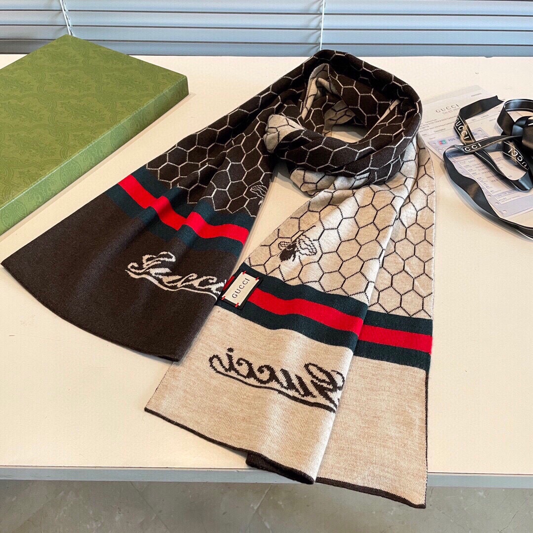 Streetwear Scarf GUCCI 329067 size:32*180cm - vstockx
