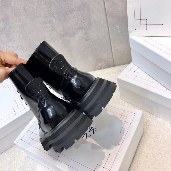 Alexander McQueen Silhouette Wander Boot Chelsea Boot Size 35-40 - vstockx