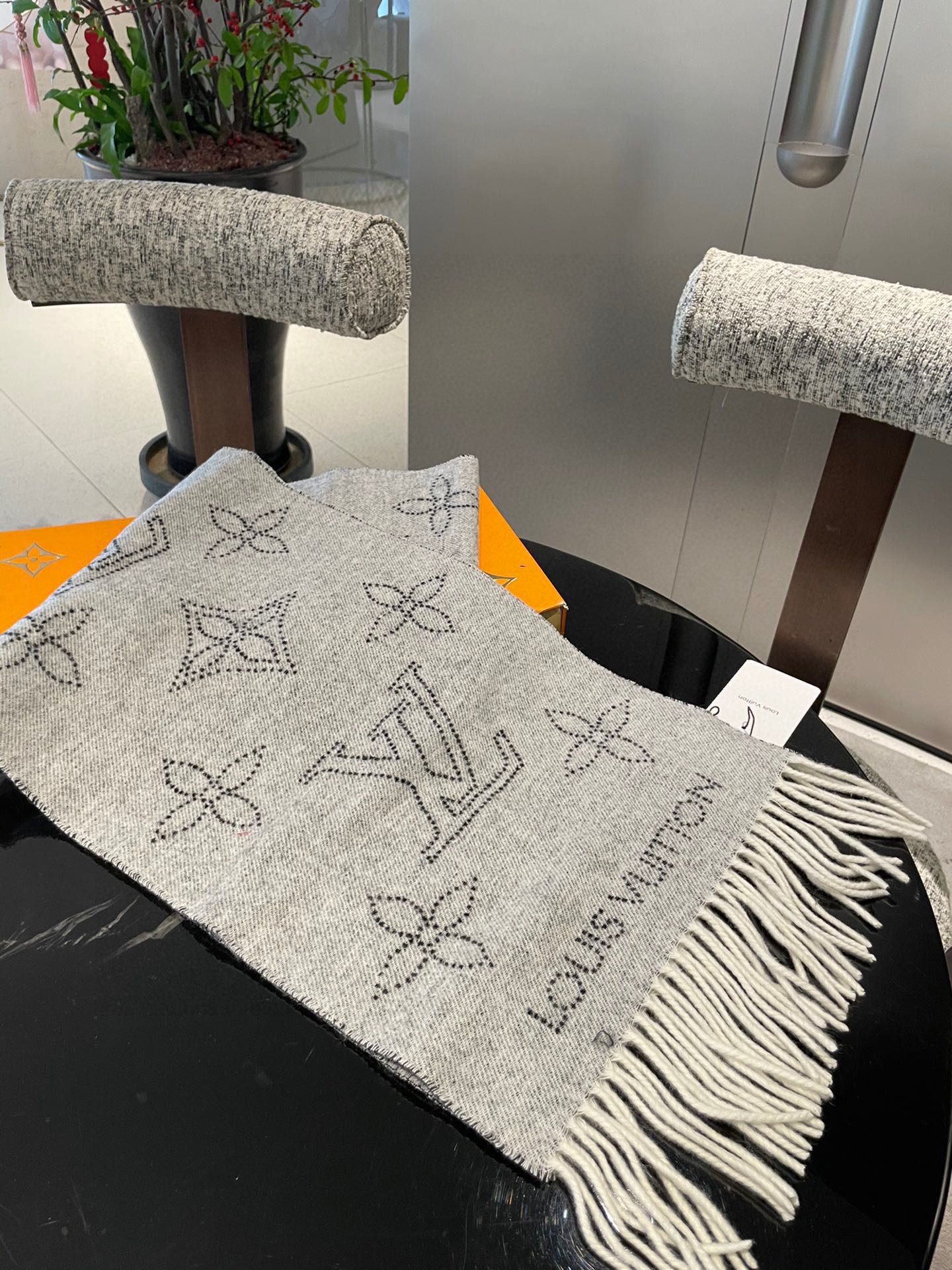 Streetwear Scarf LV 328953 SIZE:35*185cm - vstockx