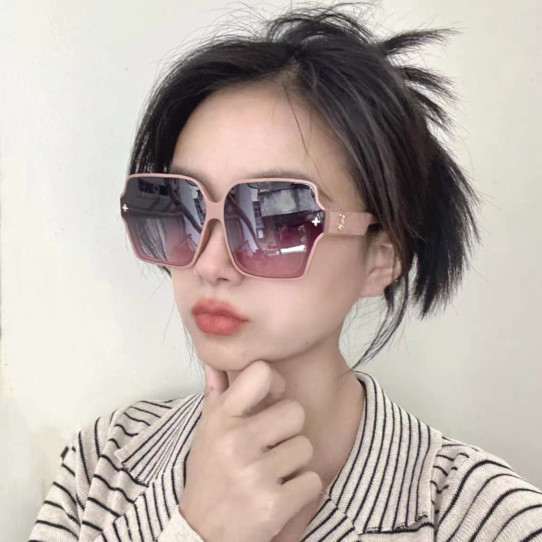 Sunglasses Louis Vuitton L2805 - vstockx