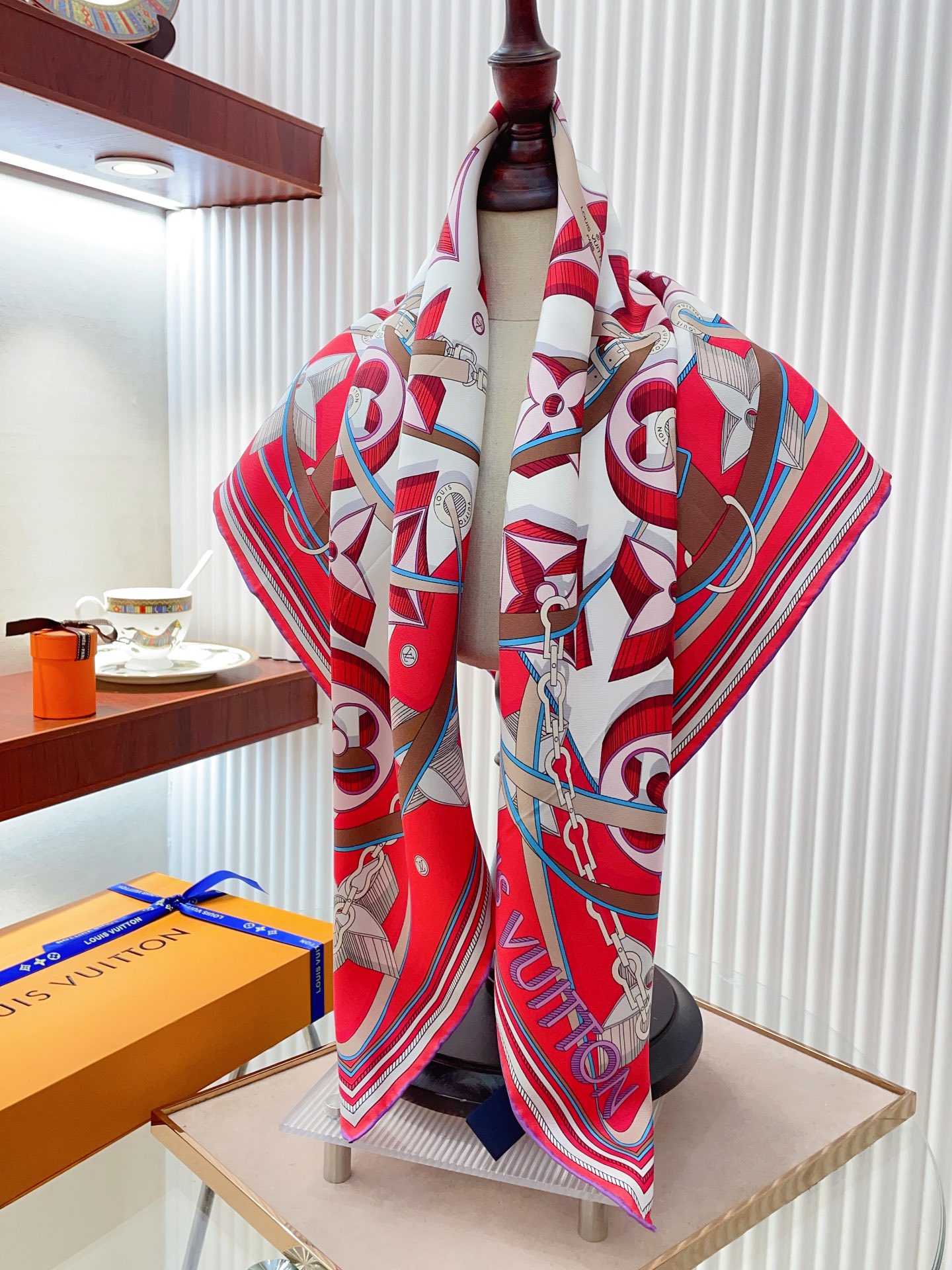 Streetwear Scarf LV 328782 SIZE:90cm*90cm - vstockx