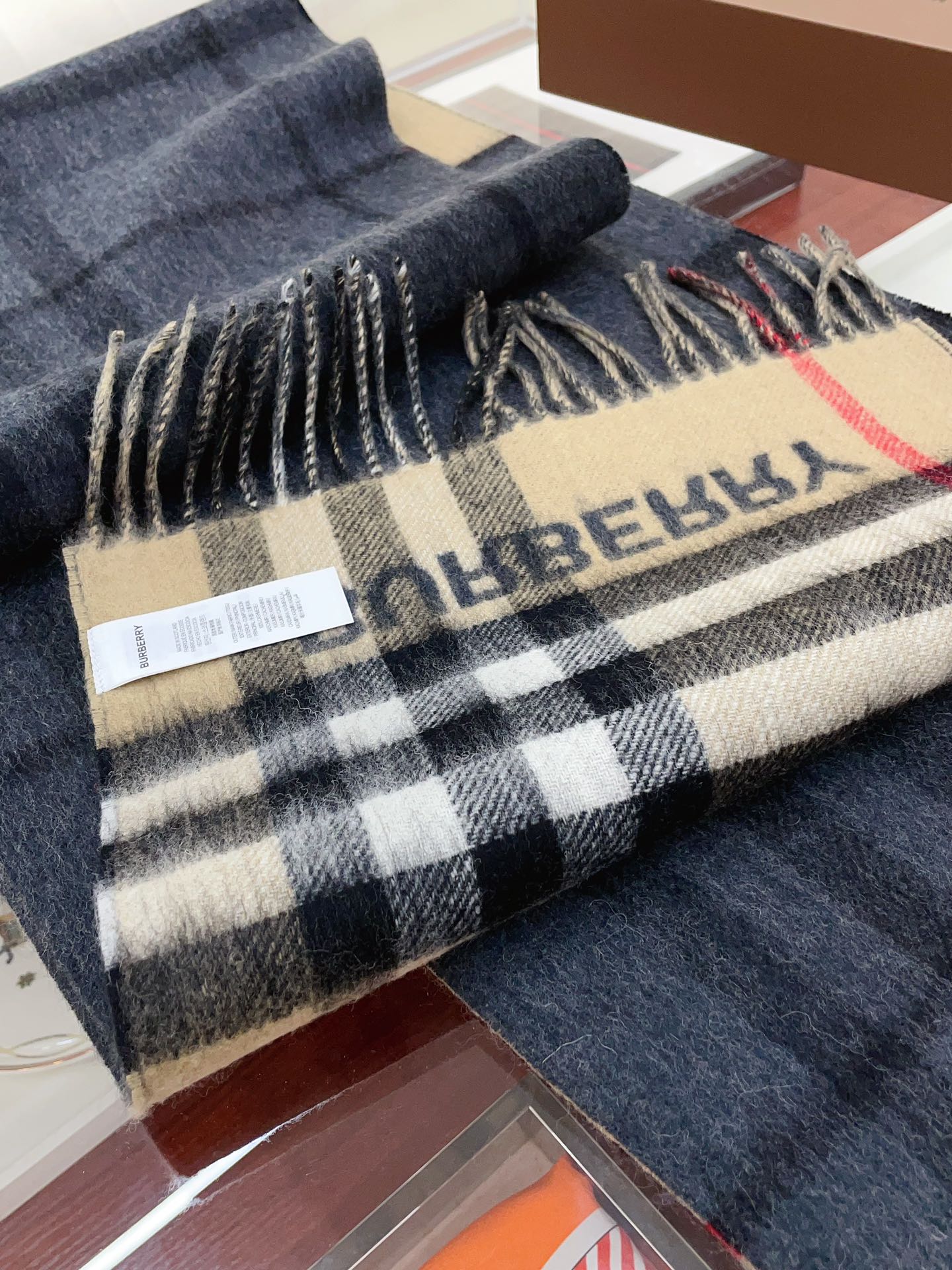 Streetwear Hat BURBERRY 328868 - vstockx