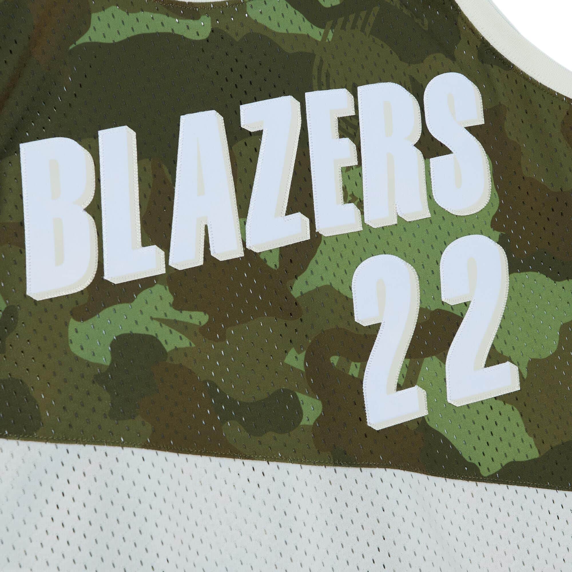 Ghost Green Camo Swingman Clyde Drexler Portland Trail Blazers 1991-92 Jersey - vstockx