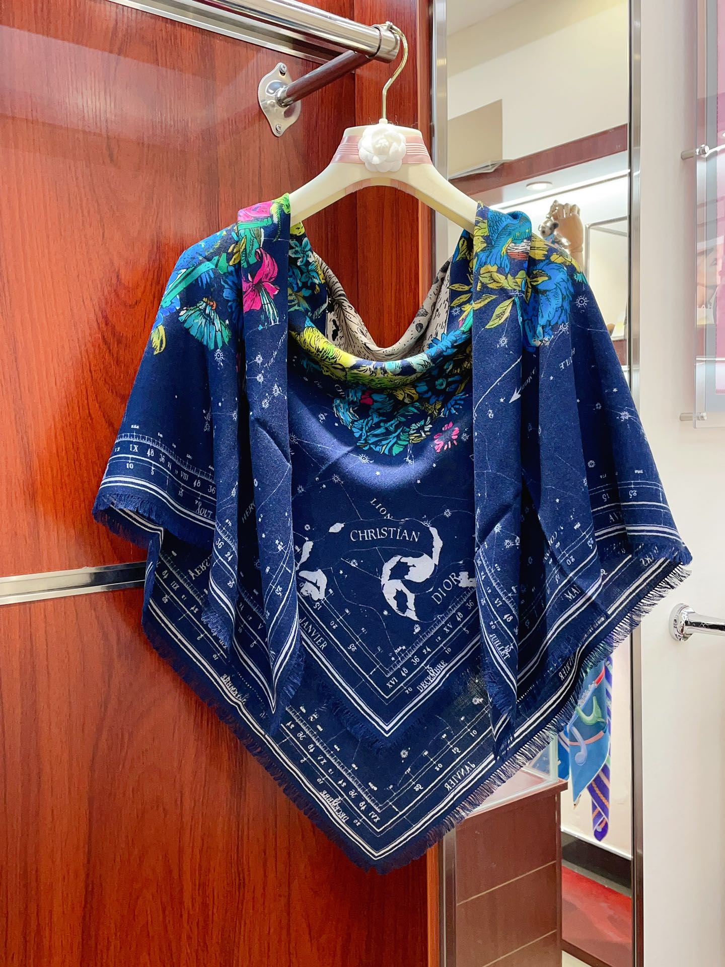 Streetwear Scarf Dior 328755 SIZE:110:110cm - vstockx