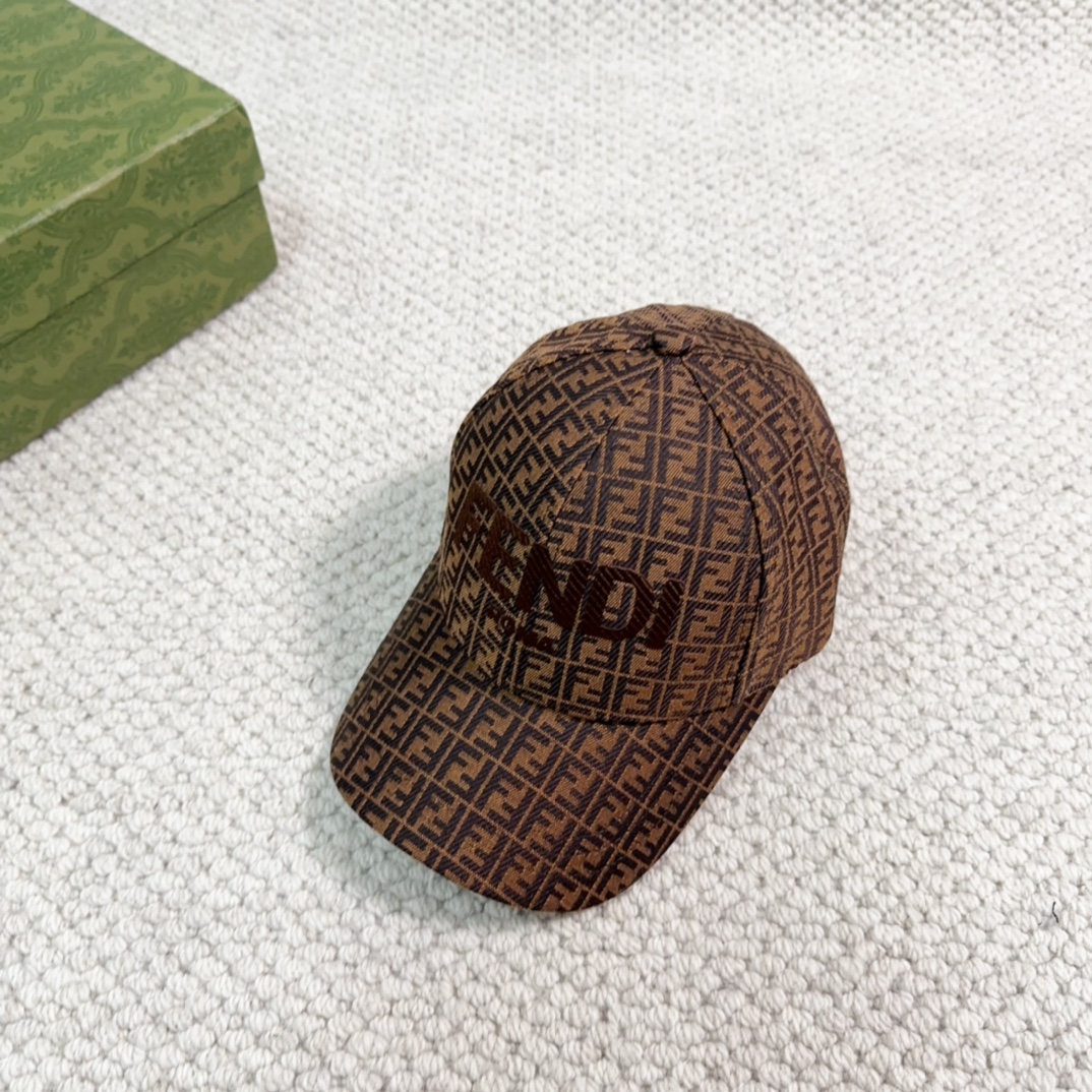 Streetwear Hat Fendi 329351 - vstockx