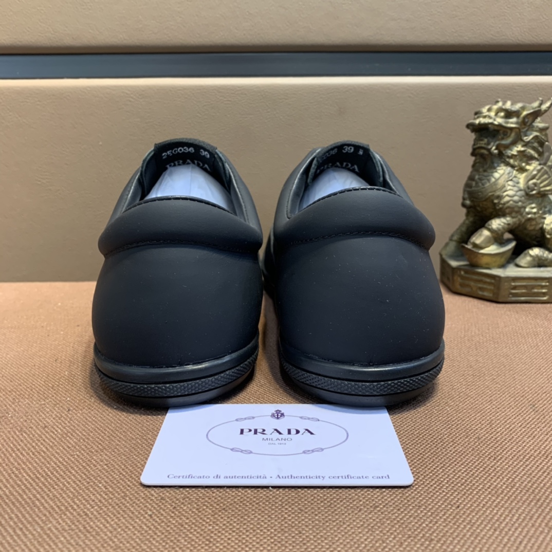 Prada Low Top sneaker 21 - vstockx