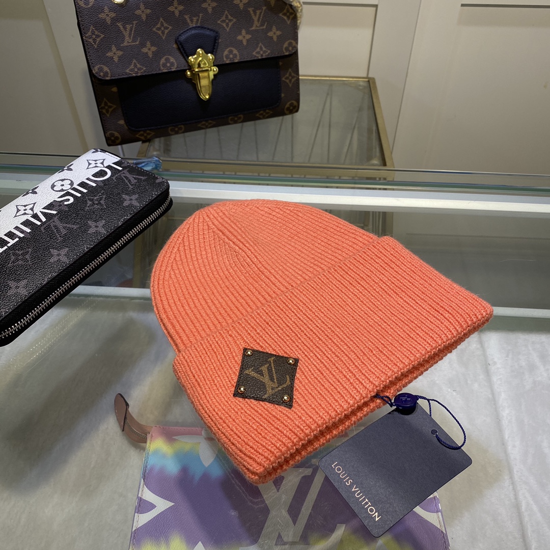 Hat & Scarf Louis Vuitton 3 - vstockx