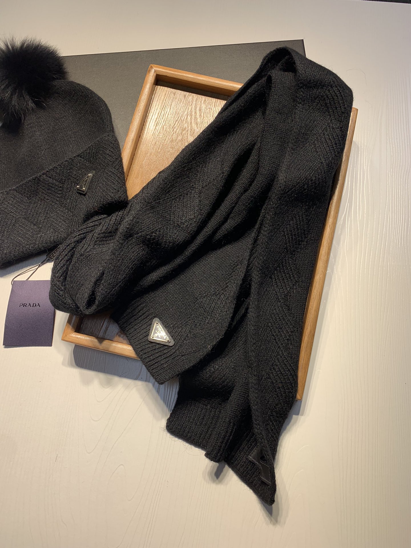 Hat & Scarf Prada 3 - vstockx